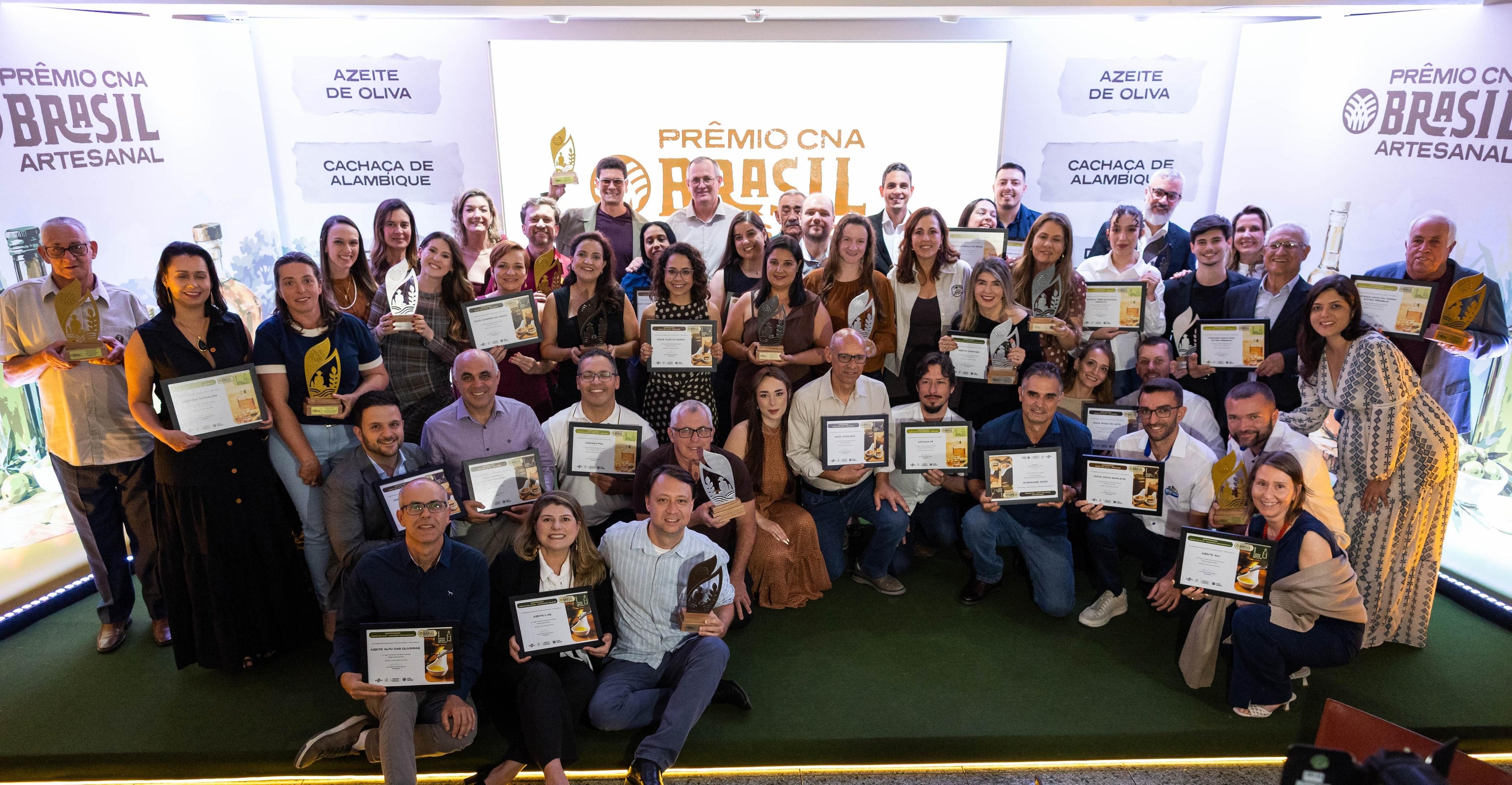 Na cerim&ocirc;nia em Bras&iacute;lia foram premiados 30 produtores de 6 estados