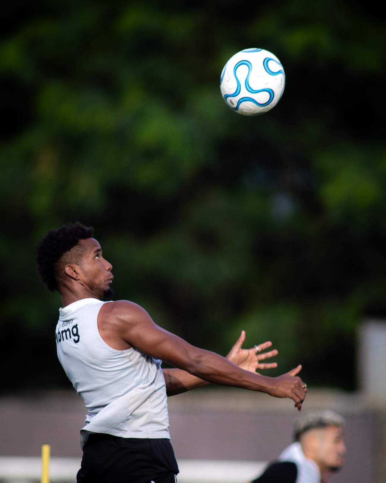 Thiago Mendes &eacute; o capit&atilde;o do Vasco da Gama