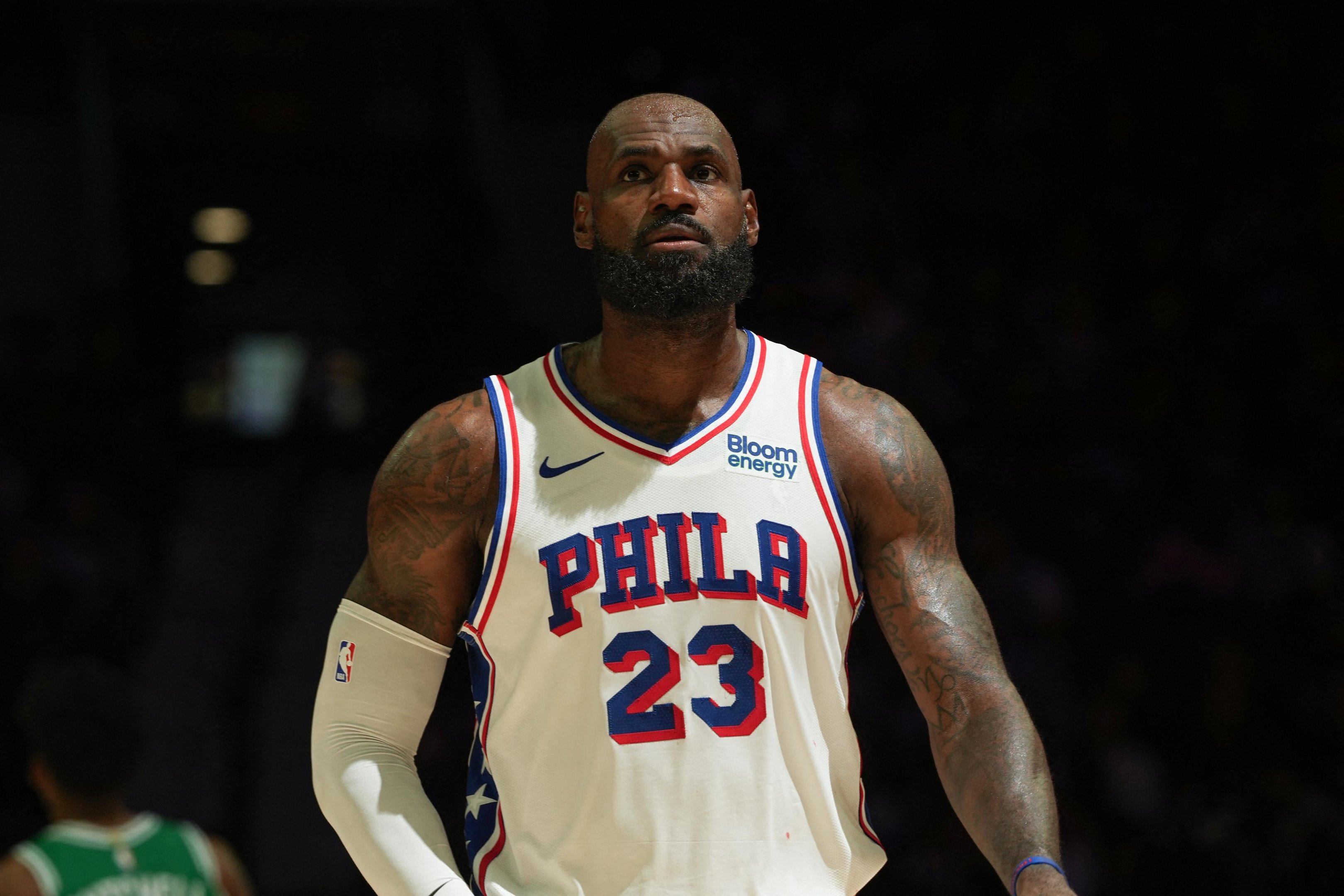 LeBron James deixou os Lakers pelos 76ers e busca quinto t&iacute;tulo da NBA
