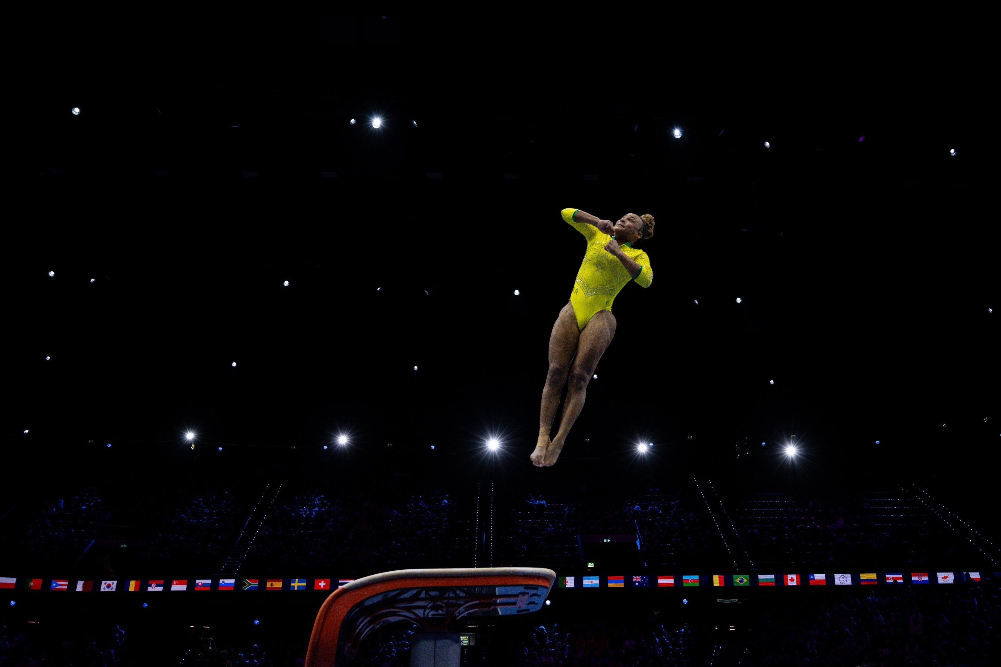 Rebeca fez a melhor nota do salto e busca tricampeonato mundial