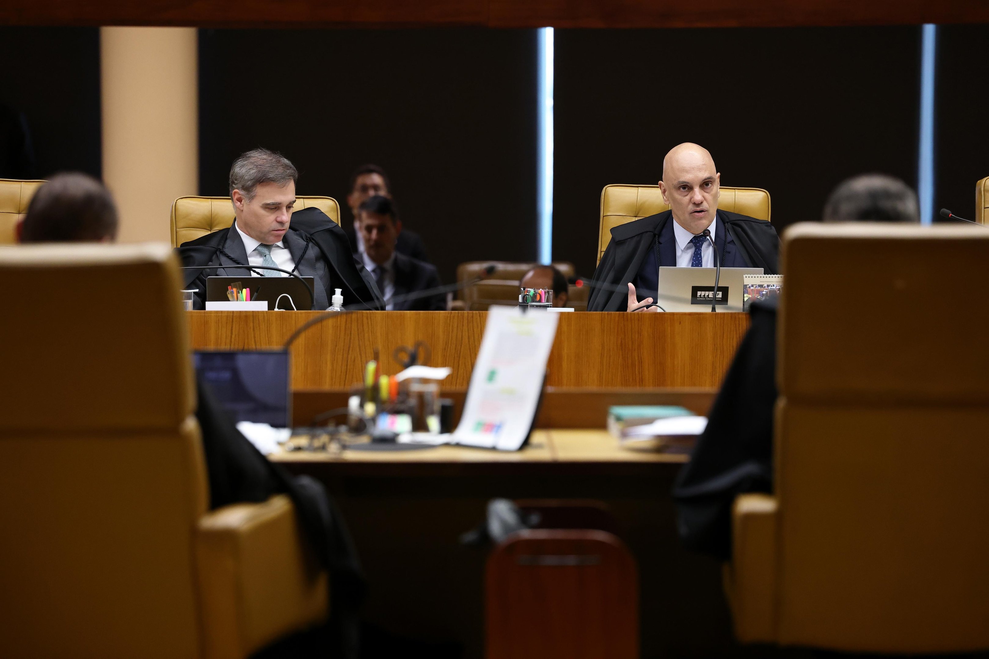 PGR se opõe a pedido de Moraes para investigar Mendonça por abuso de autoridade