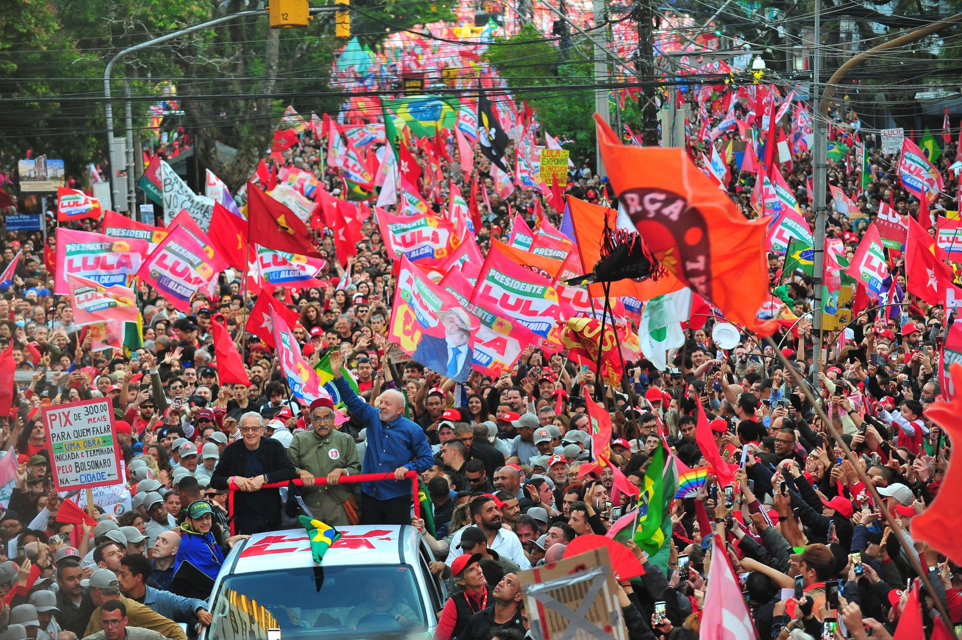 Veja como foi a passagem de Lula em Porto Alegre