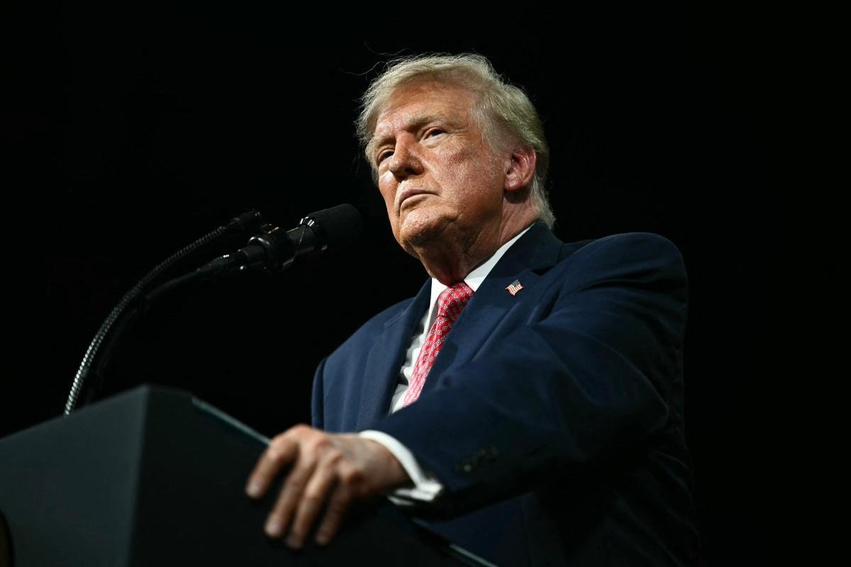 Trump promete US$ 8 bilhões em apoio a agricultores e pede voto para candidato republicano  