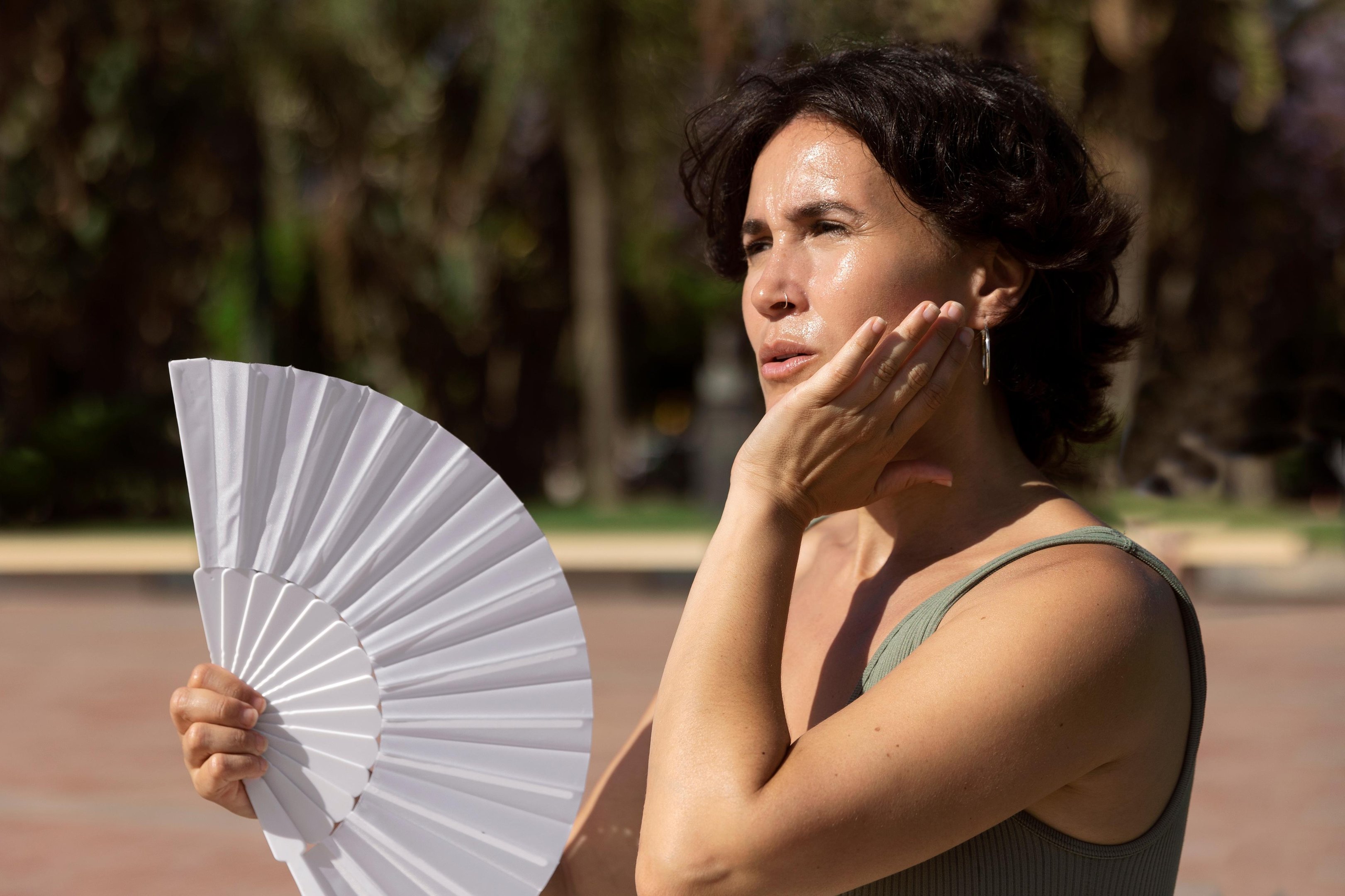 Altas temperaturas podem agravar doen&ccedil;as respirat&oacute;rias, como asma e DPOC, e aumentar os riscos &agrave; sa&uacute;de durante per&iacute;odos de calor intenso