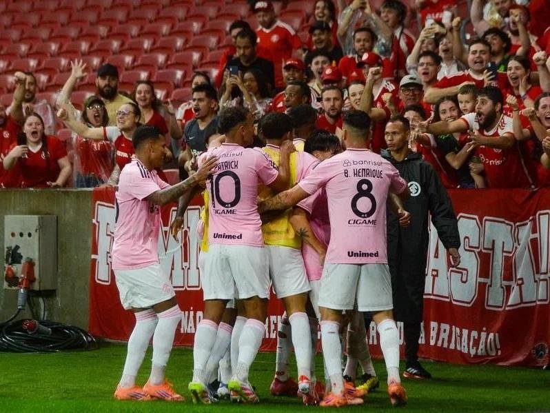 Contra o Botafogo, Inter venceu a primeira com os Di&aacute;z