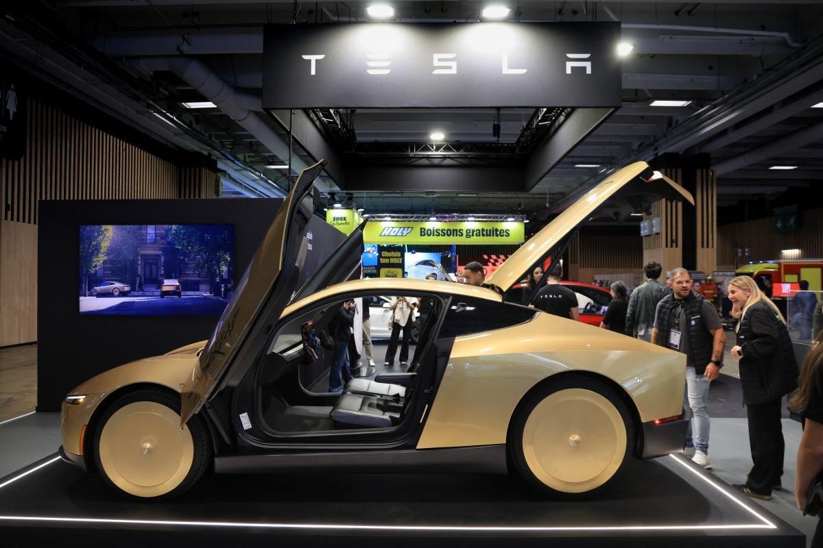 Elon Musk confirma poss&iacute;vel fus&atilde;o entre Tesla e SpaceX