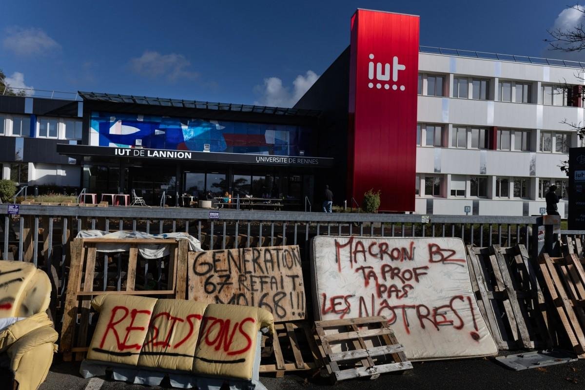 França decreta toque de recolher em Paris pela 3ª noite seguida