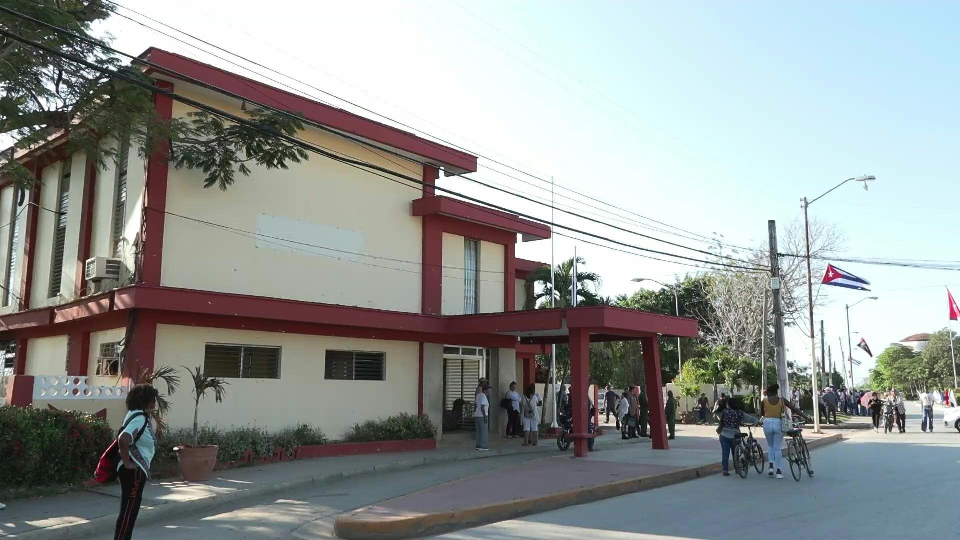 Manifestantes acusados ​​de invadir a sede do Partido Comunista