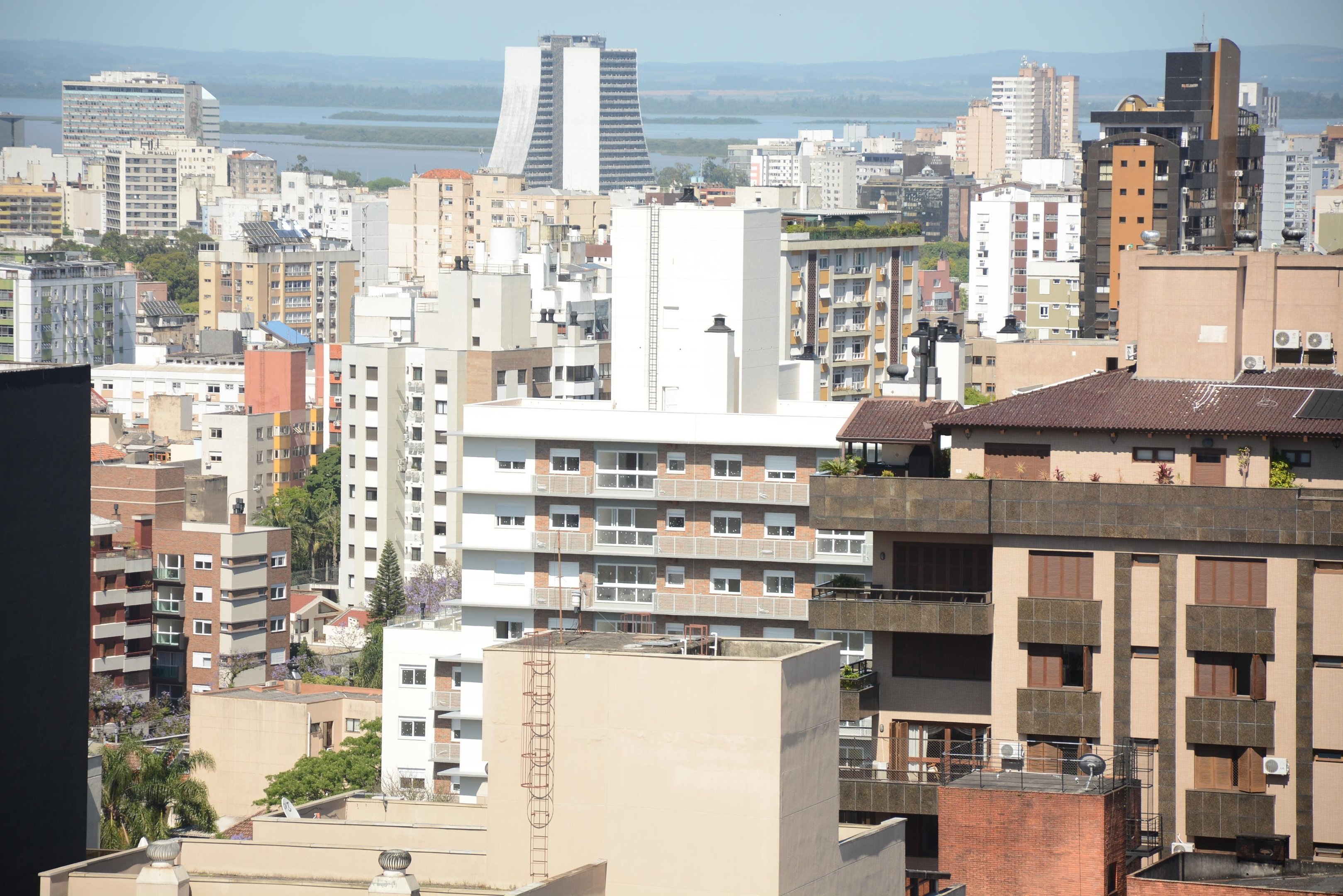 Proposta que facilita conversão de salas em moradia é aprovada na Câmara de Porto Alegre