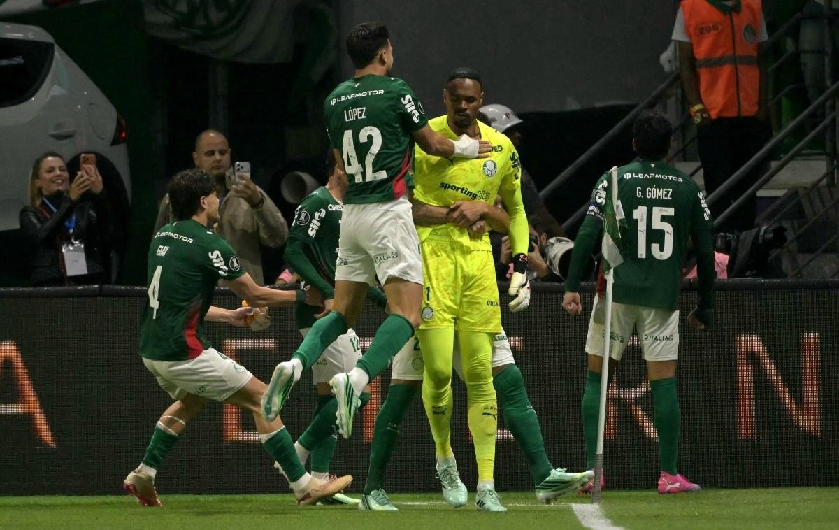 Goleiro palmeirense foi her&oacute;i da semifinal