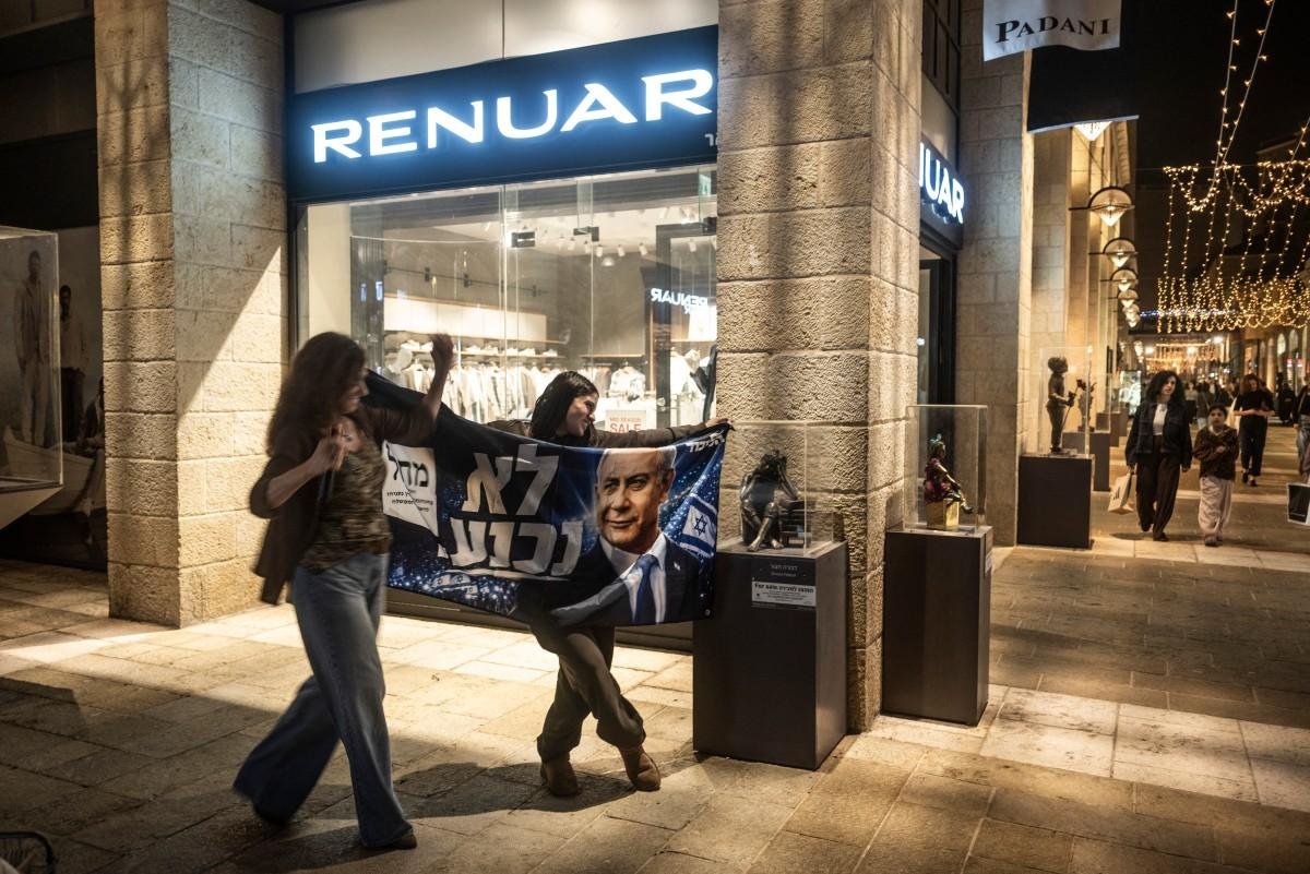Como o trauma de 7 de outubro empurrou muitos jovens israelenses para direita