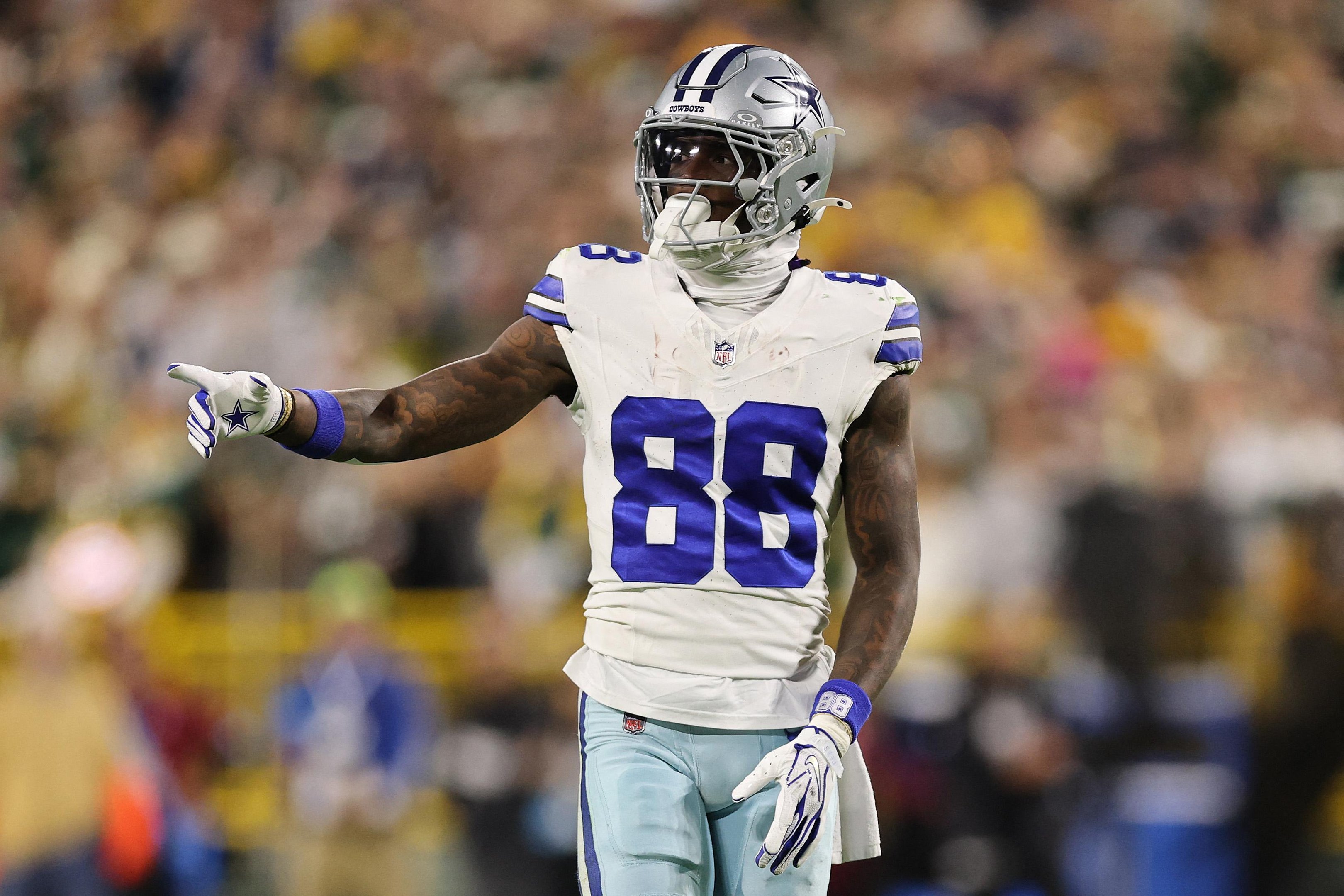 Dallas Cowboys fecham a rodada contra o rival Philadelphia Eagles
