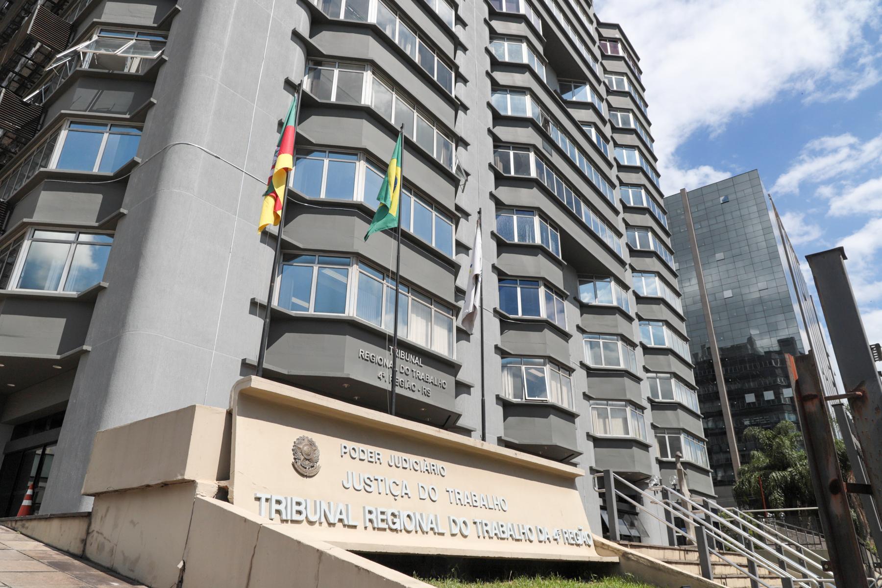 TRT4 publica edital de novo concurso para analista e técnico judiciários