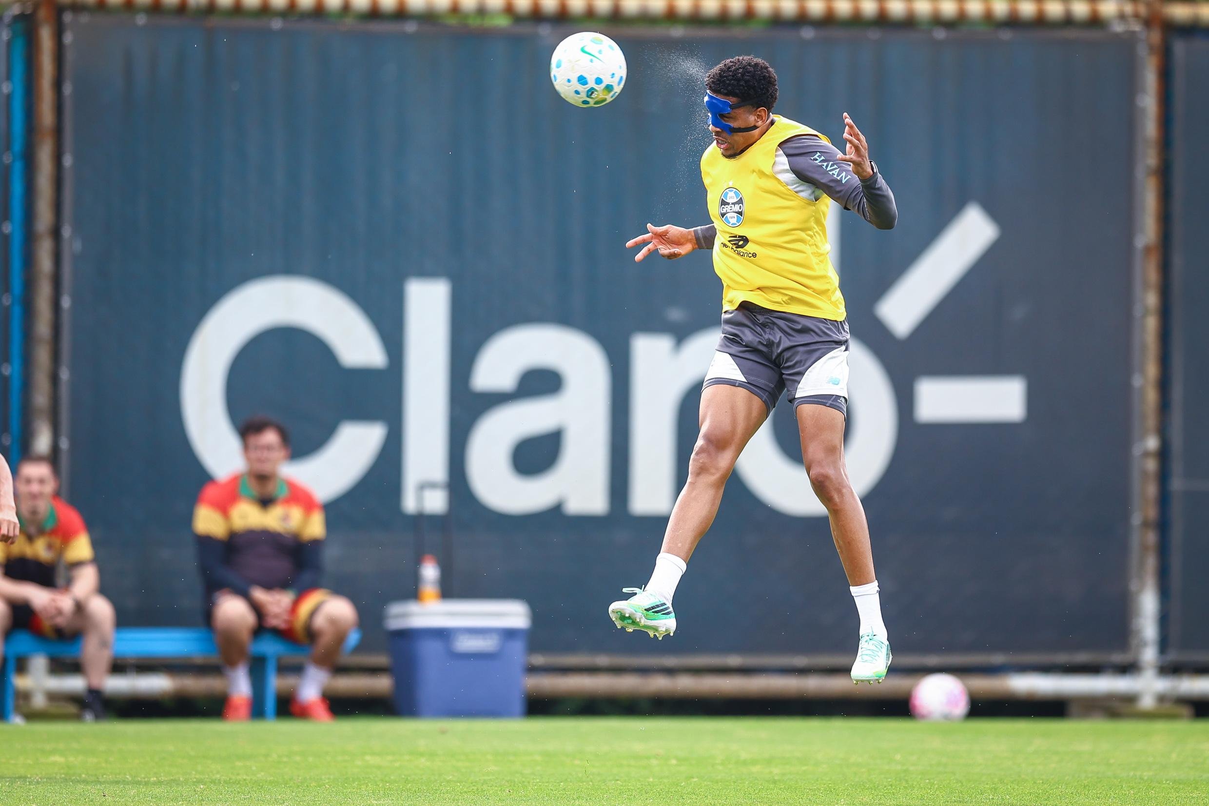 Wallace marcou um dos gols no jogo-treino desta quinta-feira