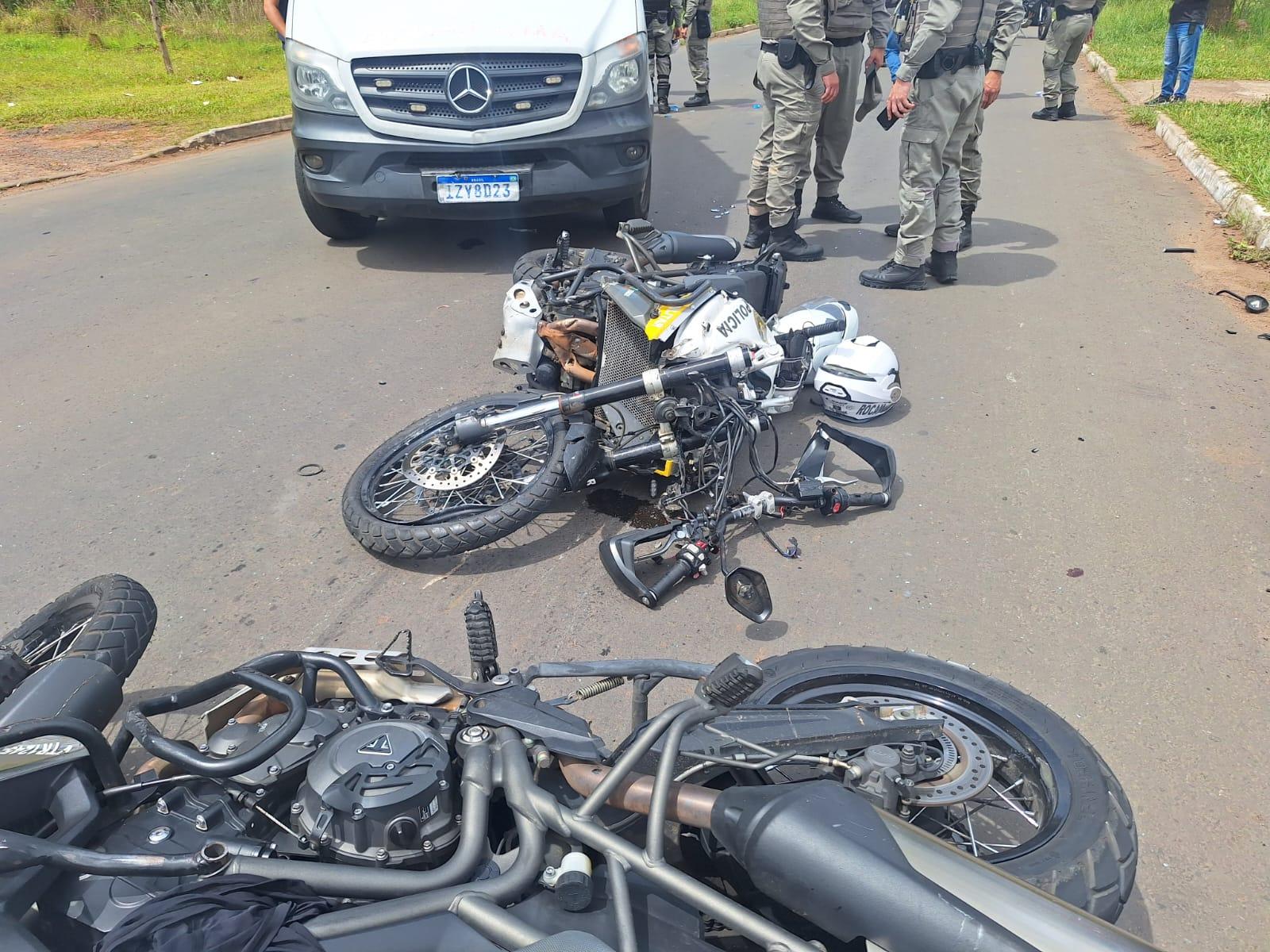 Dois policiais ficam feridos em acidente entre motos da BM e carro em Canoas