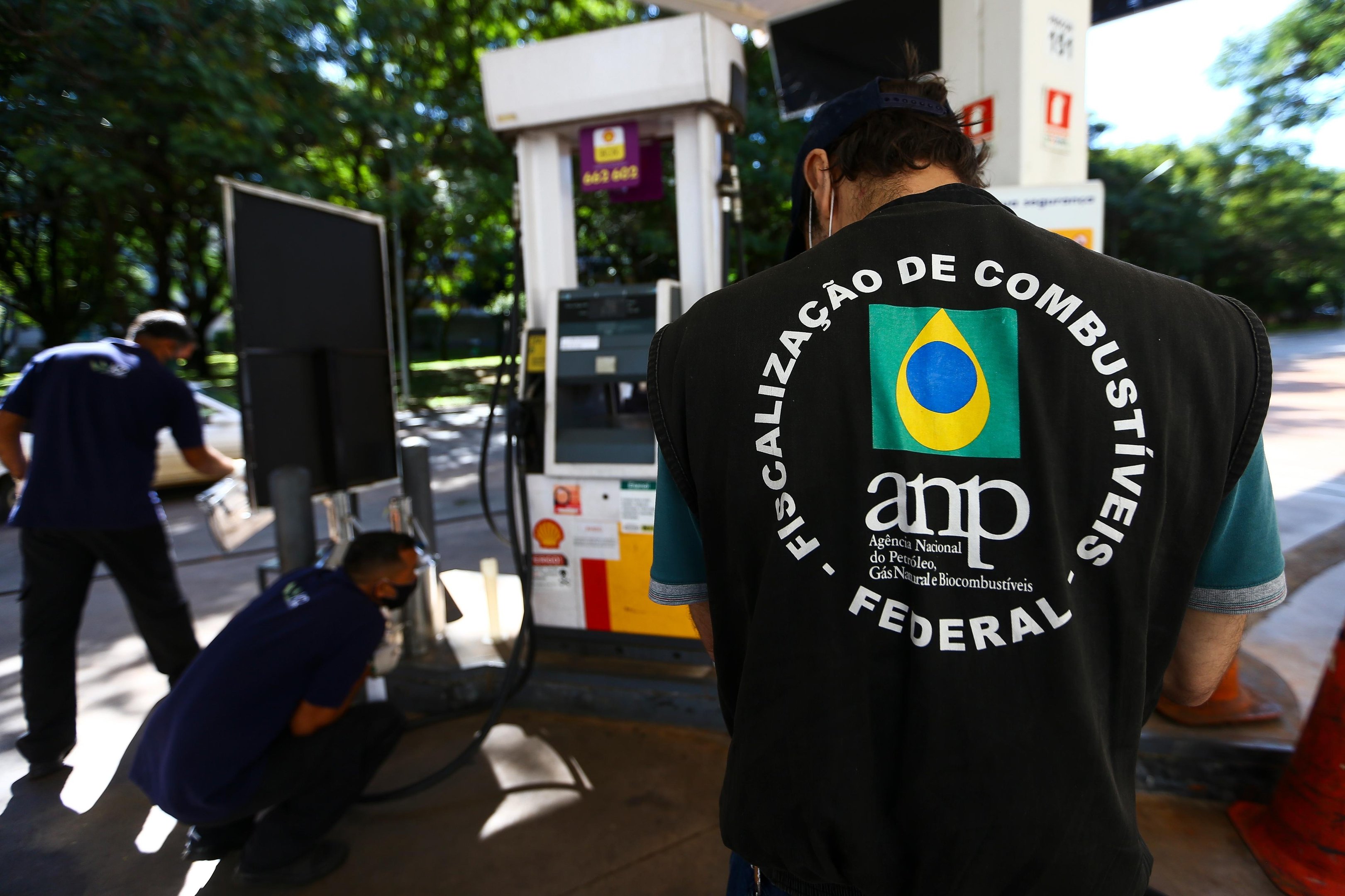 ANP faz acordo com Polícia Rodoviária para reforçar atuação nas rodovias federais