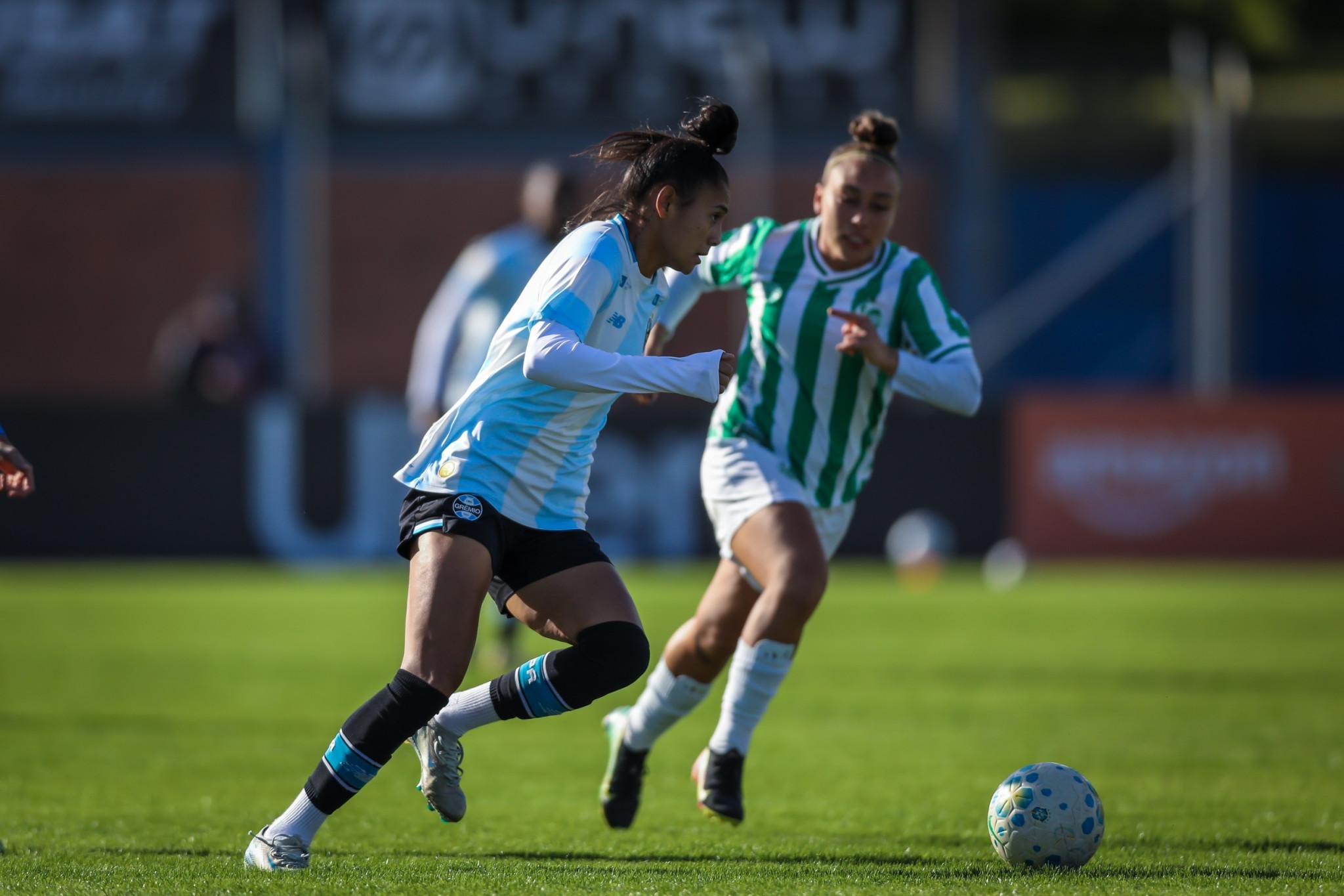 Duelo entre Gr&ecirc;mio e Juventude define lideran&ccedil;a da tabela