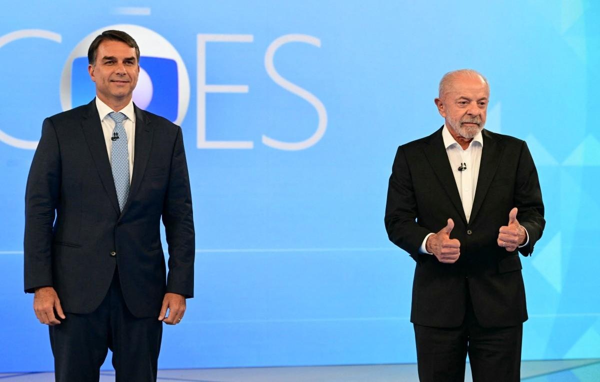 Último debate das eleições muda de tom, com mais discussão de propostas e posições entre Lula e Flávio