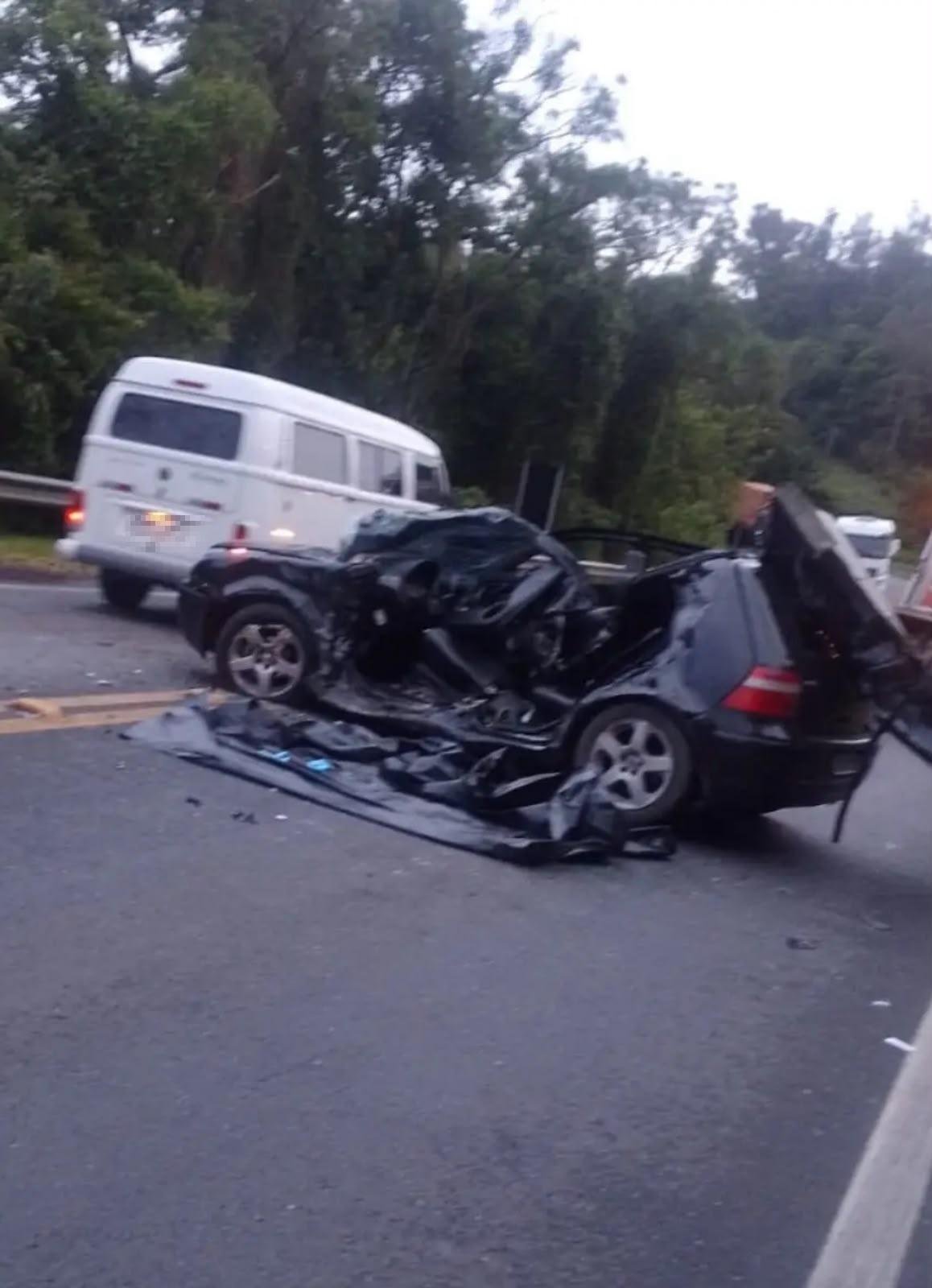 Homem morre em colisão entre automóvel e caminhão na BR 470, em Bento Gonçalves
