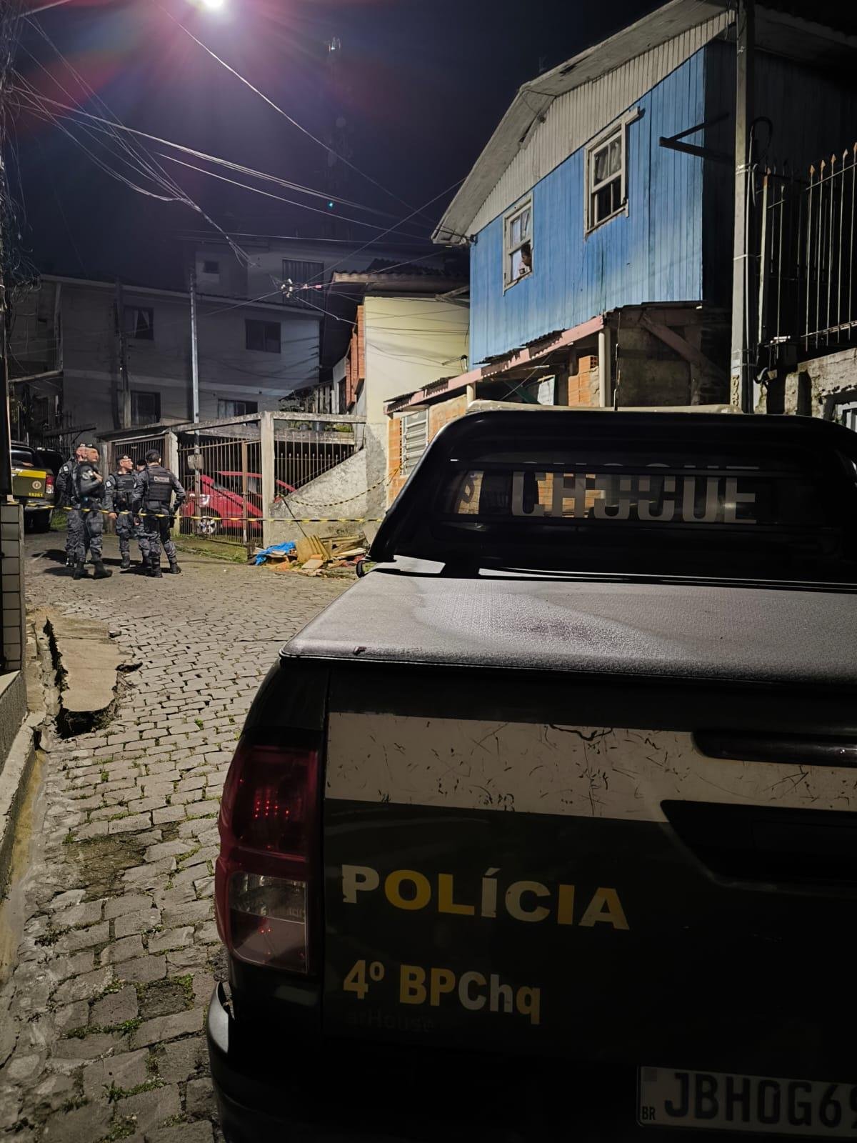 Suspeito de roubos a pedestres morre em confronto com a BM em Caxias do Sul
