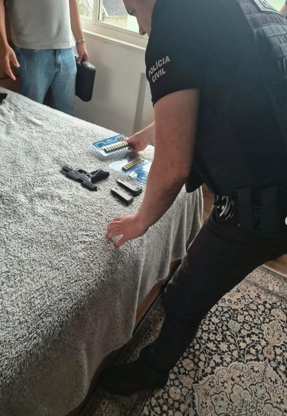 Polícia apreende arma após ameaça a mulheres em Porto Alegre