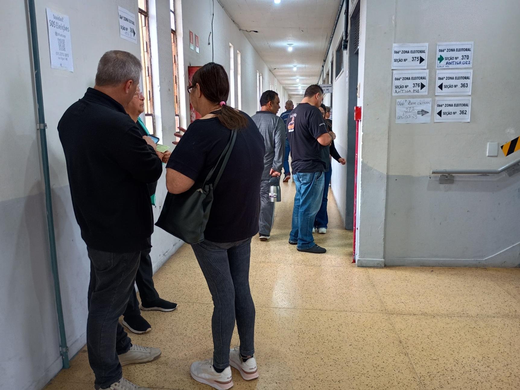 Canoas registra poucas filas e movimentação tranquila durante a votação de segundo turno
