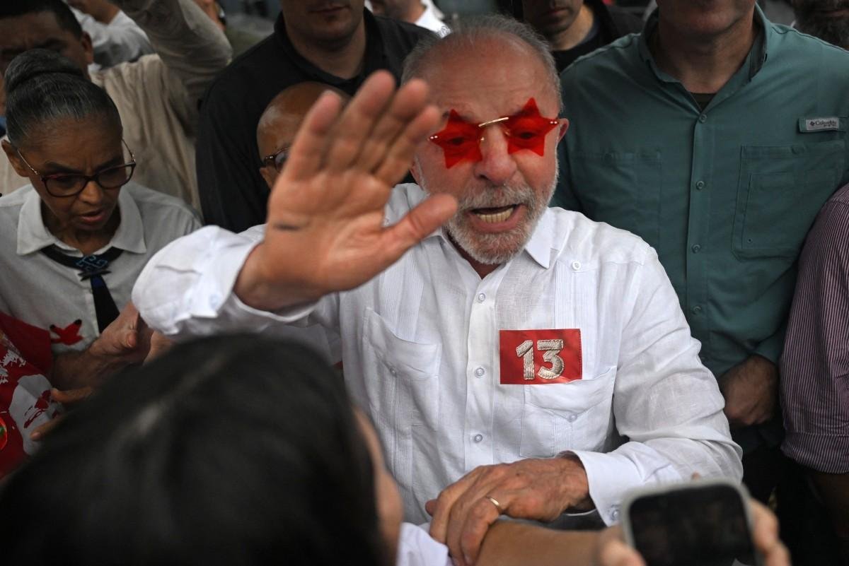 Campanha de Lula vai pedir ao TSE horário maior de votação após denúncias sobre falta de ônibus