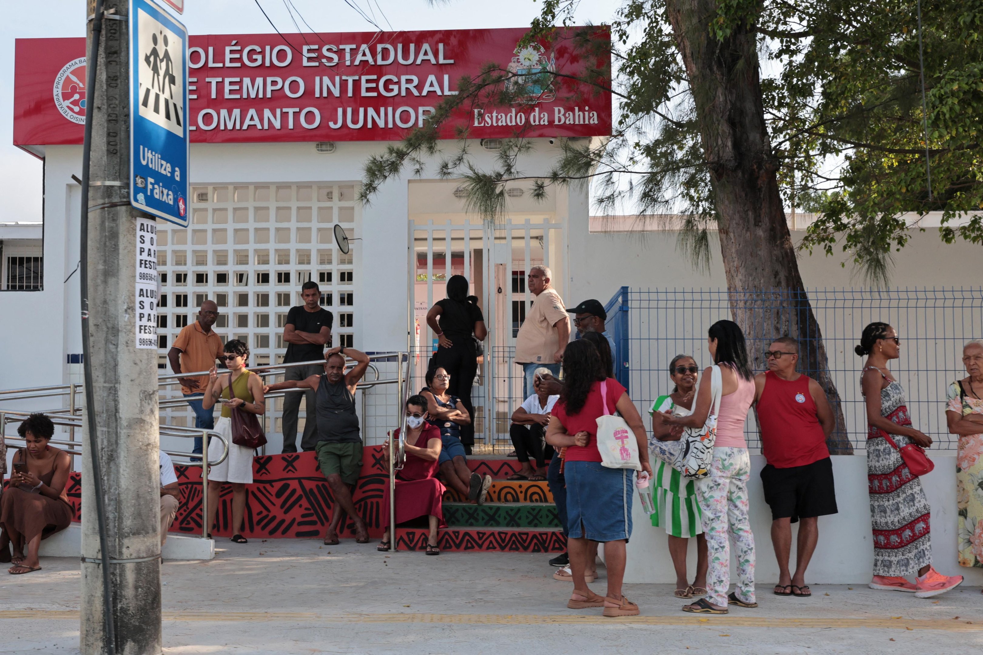 Em Salvador, quem estiver na seção eleitoral às 17h poderá votar