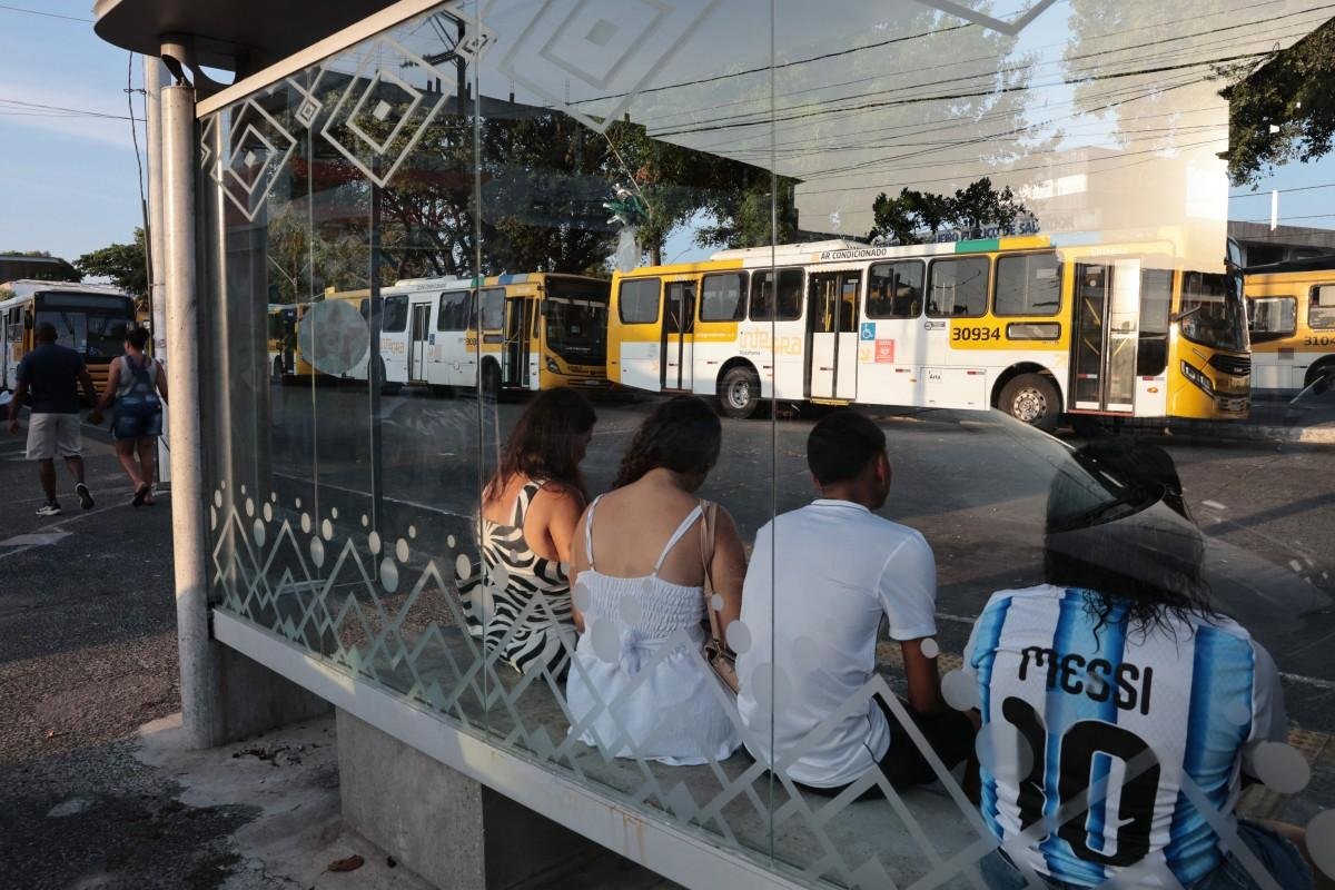 Em Salvador, seções chegaram a reabrir portões após decisão de Zanin