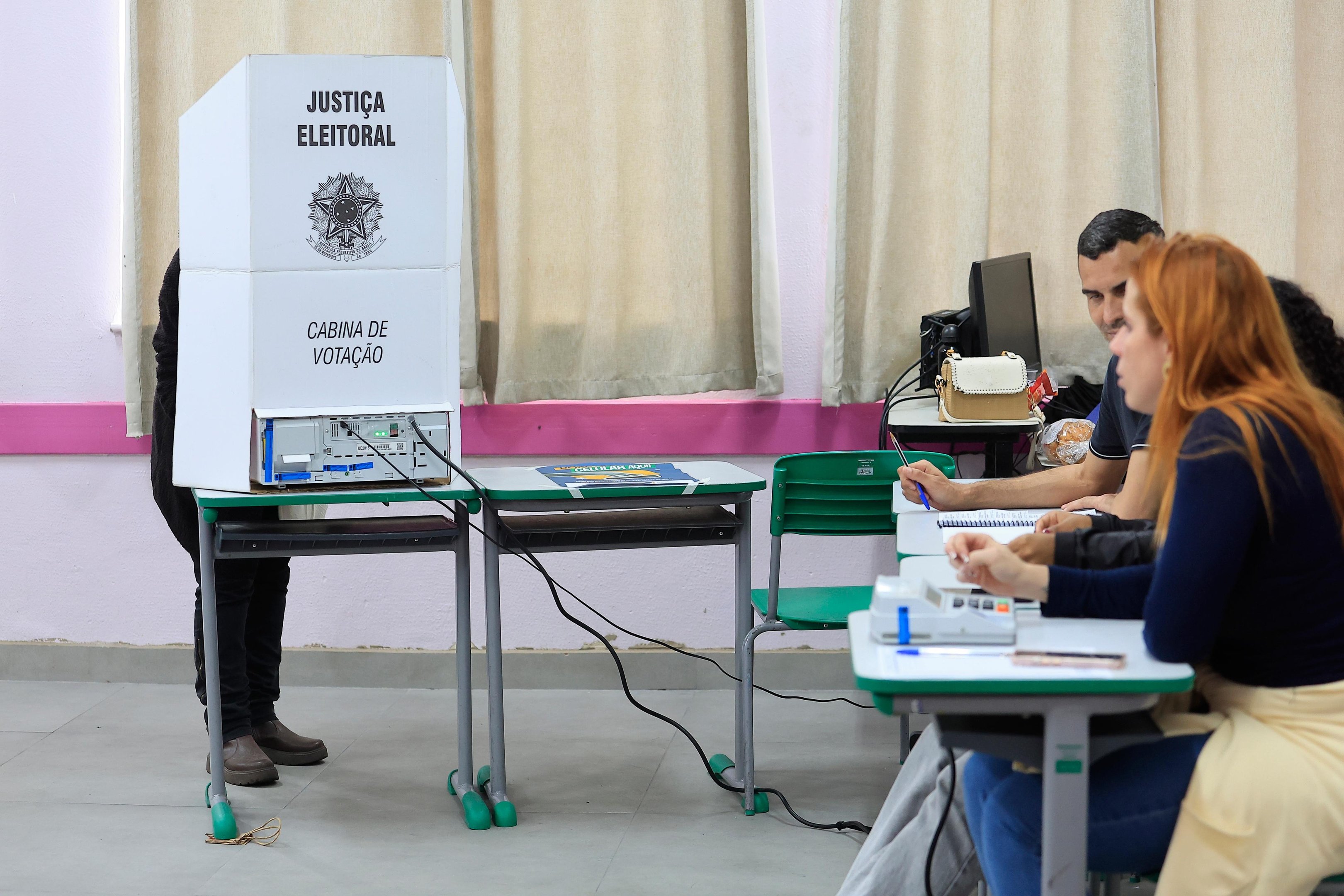 Prorrogação da votação teve baixa procura e frustração de eleitores
