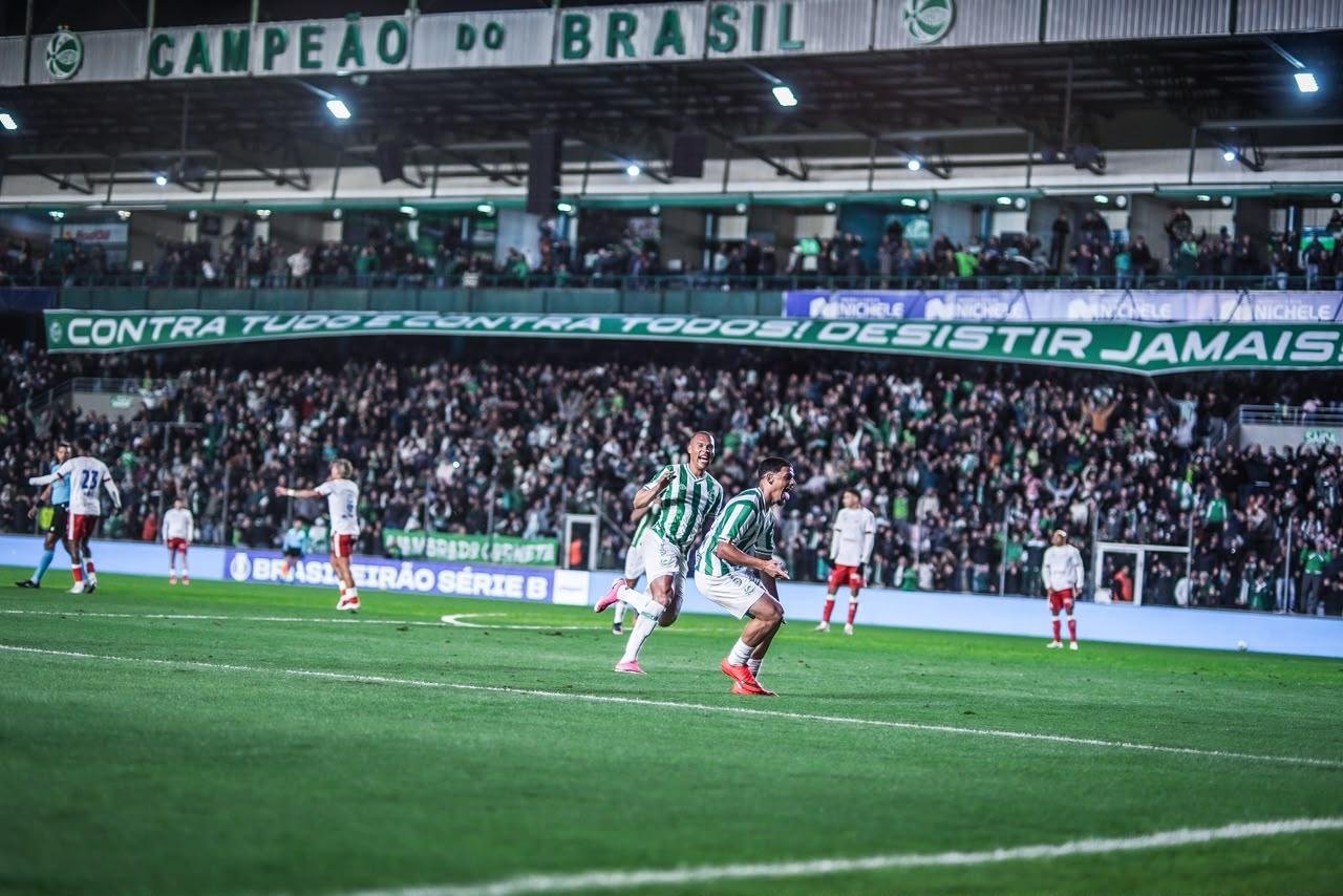Goleada embala campanha para subir &agrave; S&eacute;rie A