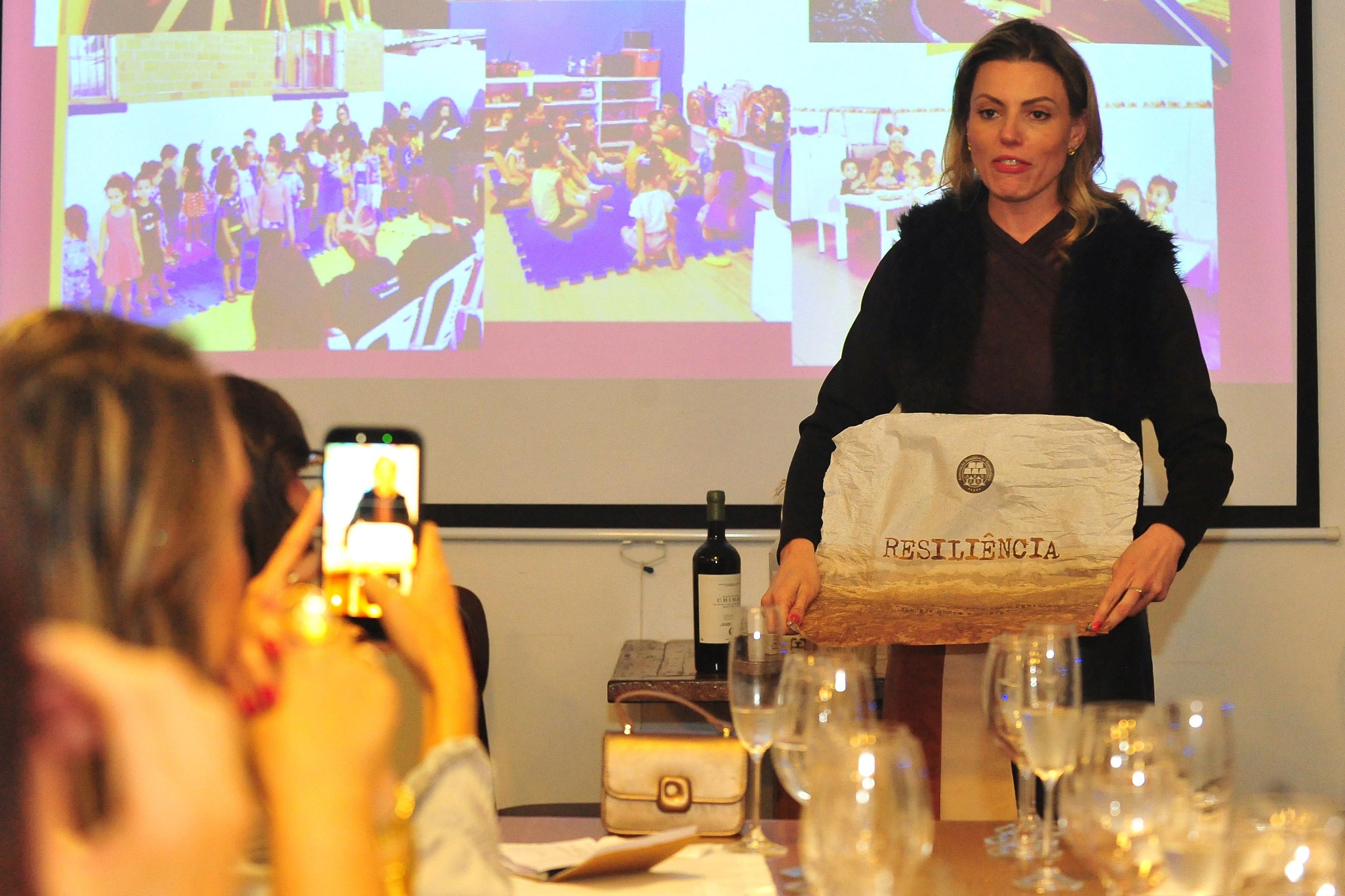 Leilão de vinhos doará receita para instituições que atendem crianças atípicas