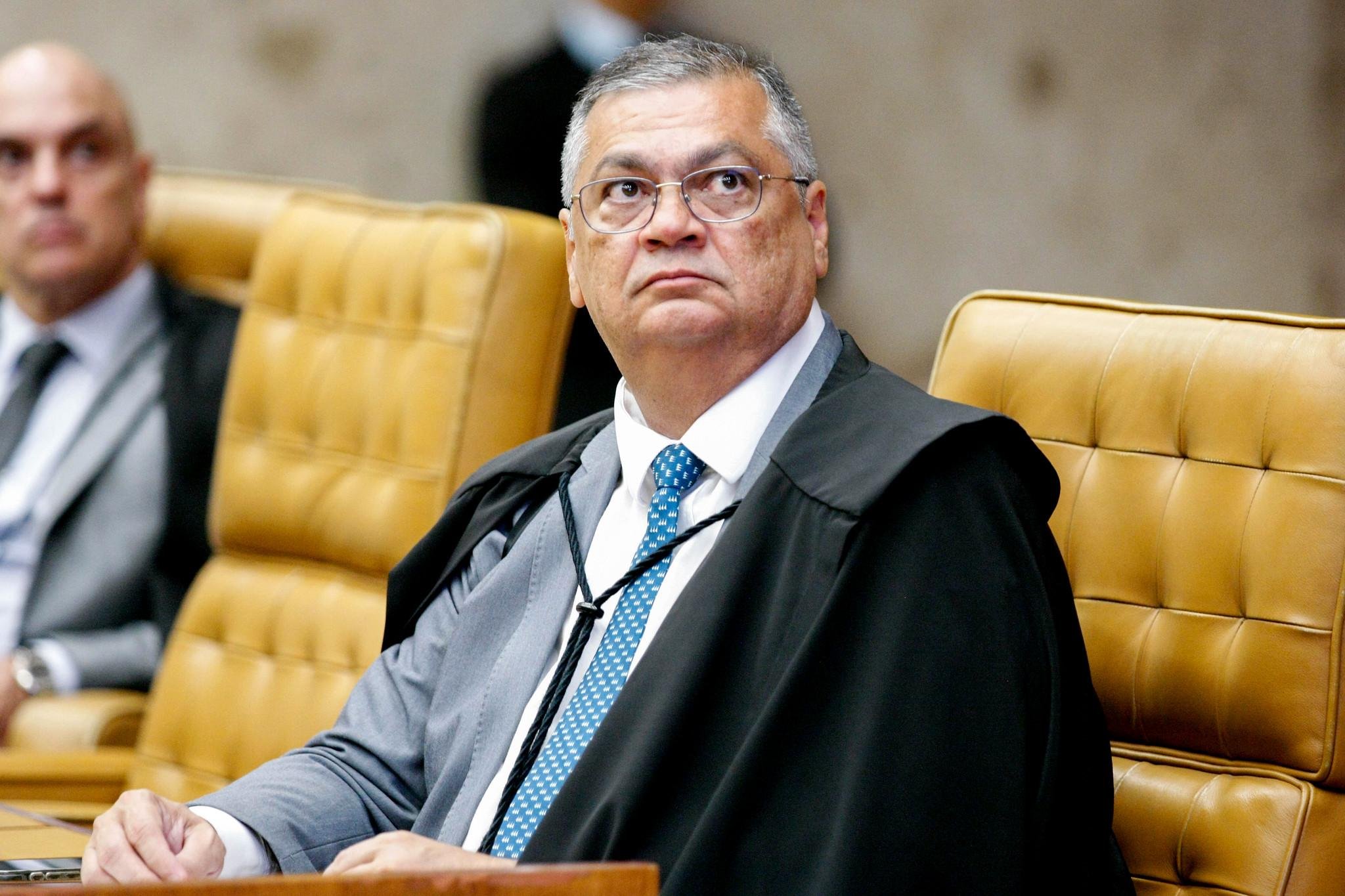 Dino aciona PF contra suposta interferência estrangeira na eleição