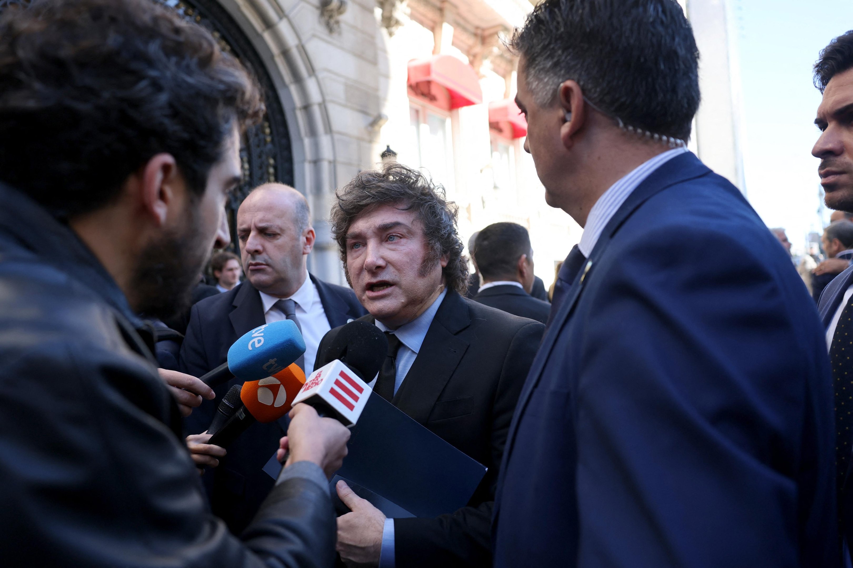 Porta-voz do governo argentino disse que Milei repete Lula em 2023