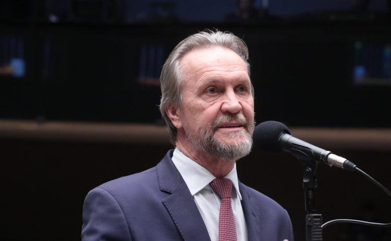 PT, PCdoB e PV declaram apoio à reeleição de Hugo Motta na Câmara