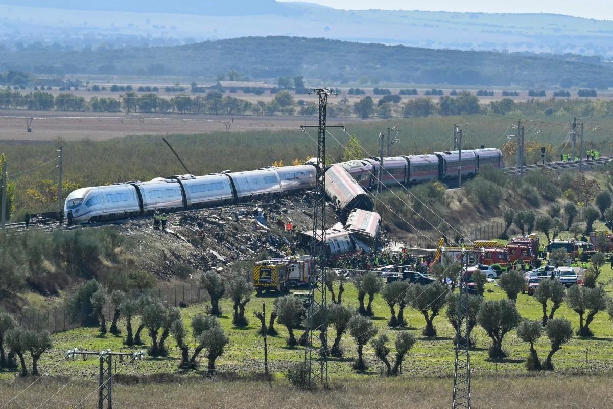 Sobe para 64 número de mortos em colisão de trens na Espanha