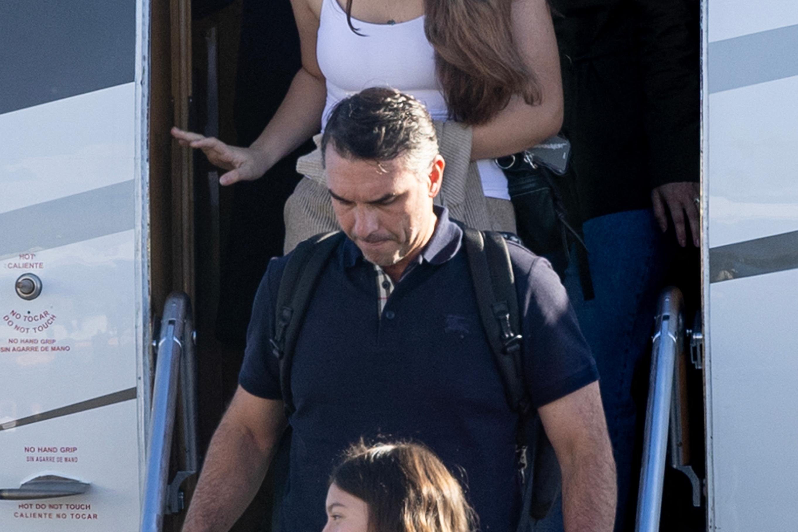 Flávio recebe visto temporário de “razões humanitárias” de um ano para entrar nos EUA