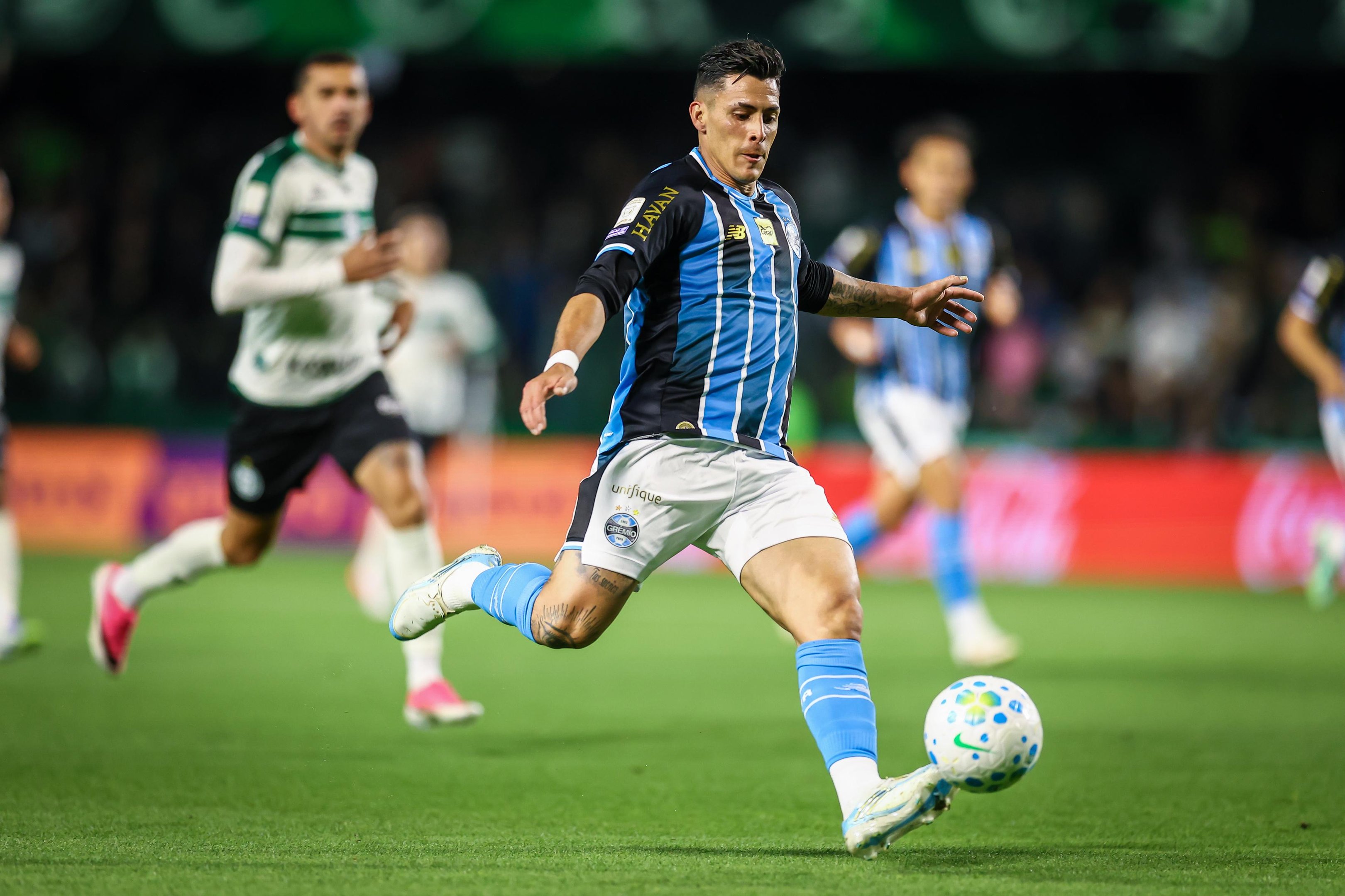 Pav&oacute;n n&atilde;o enfrenta o Furac&atilde;o nesta quinta-feira