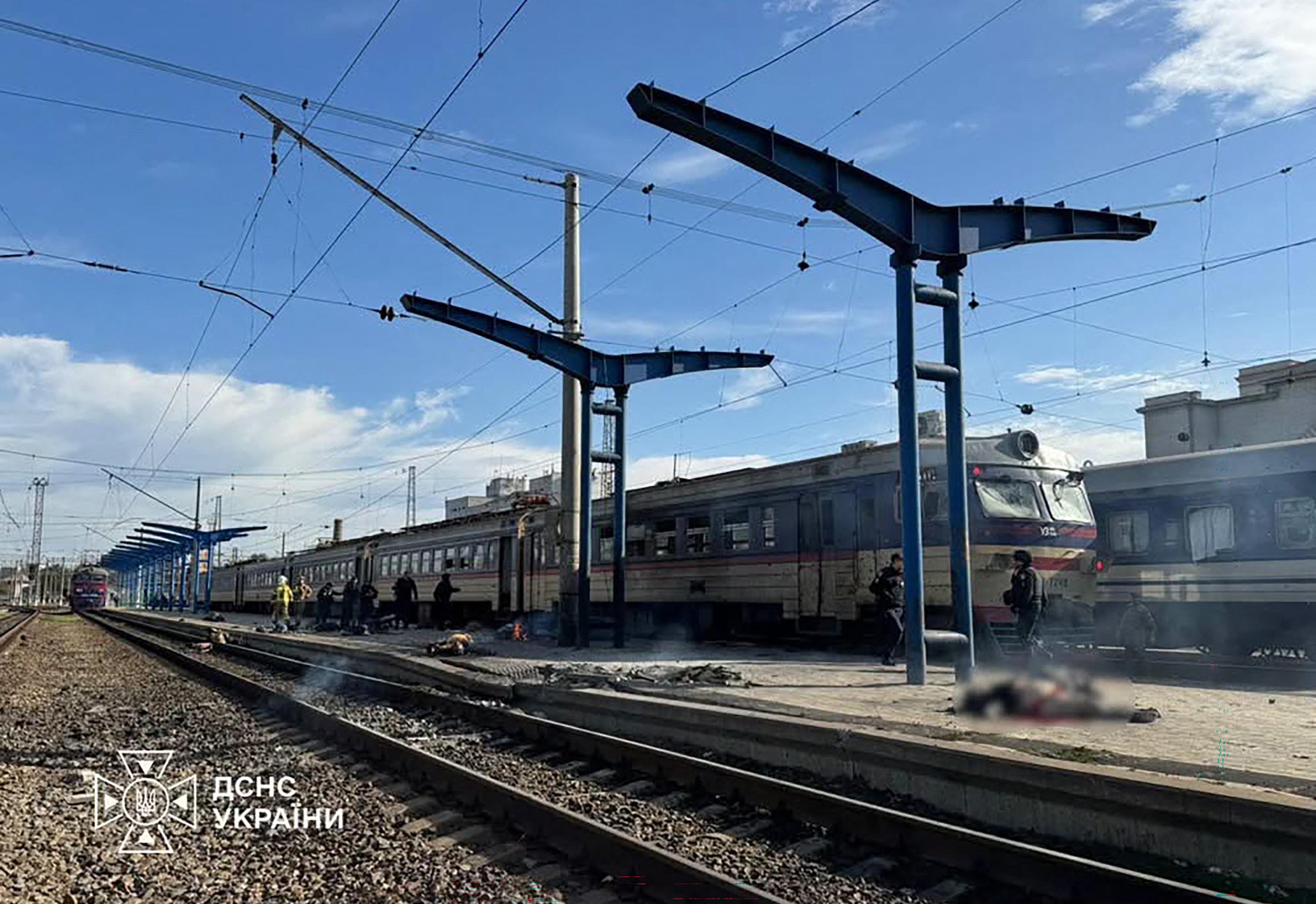 Drone russo atinge estação de trem e mata ao menos 13 pessoas na Ucrânia