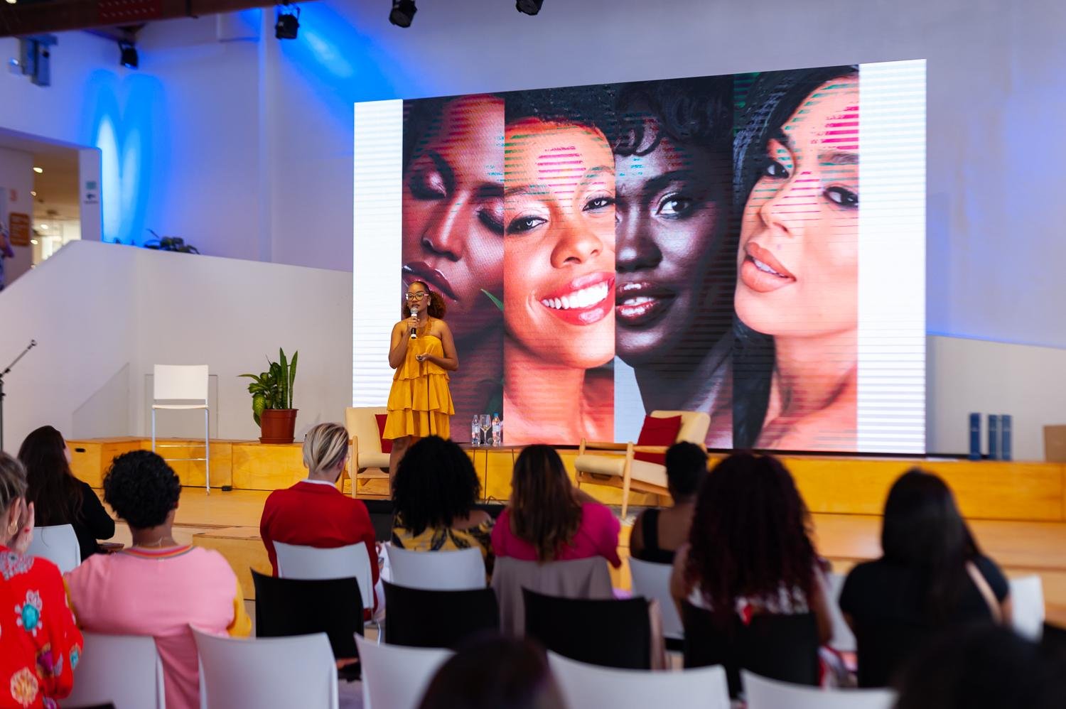Dentre os temas do encontro, estar&atilde;o tend&ecirc;ncias de maquiagem para o pr&oacute;ximo ano e t&eacute;cnicas, novidades e produtos especiais para cabelos crespos e afros