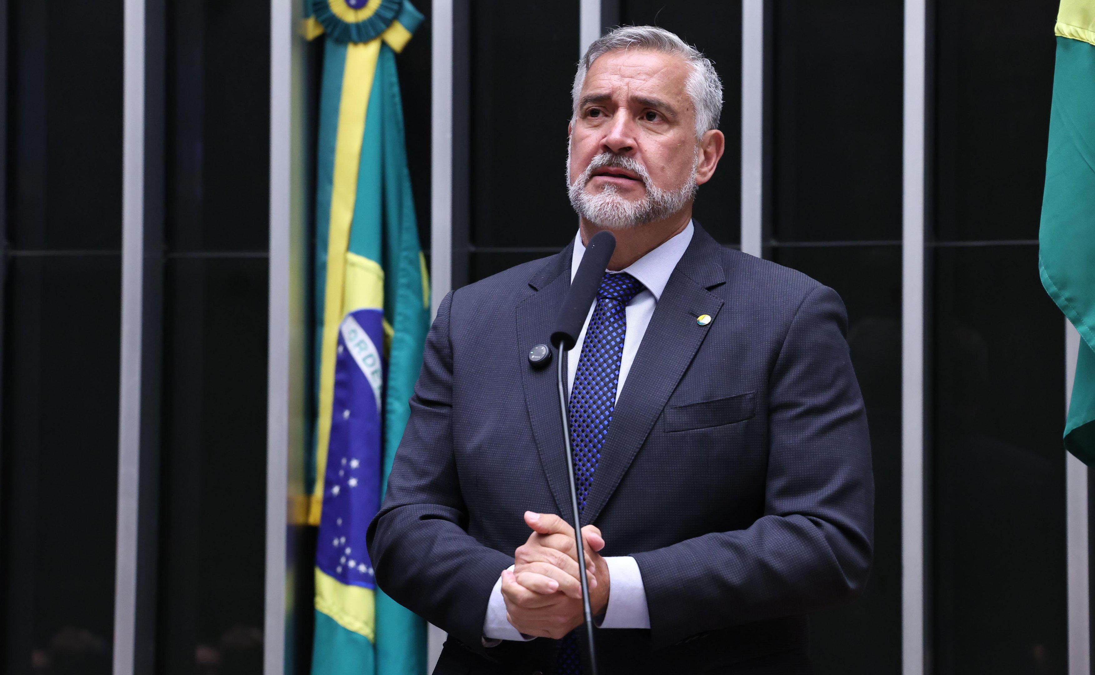 Pedido foi apresentado pelo l&iacute;der do governo na C&acirc;mara, Paulo Pimenta (PT-RS), e outros parlamentares