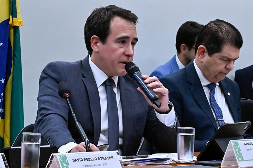 Governo não tem medida para taxar títulos como LCI e LCA com IOF, diz secretário do Tesouro
