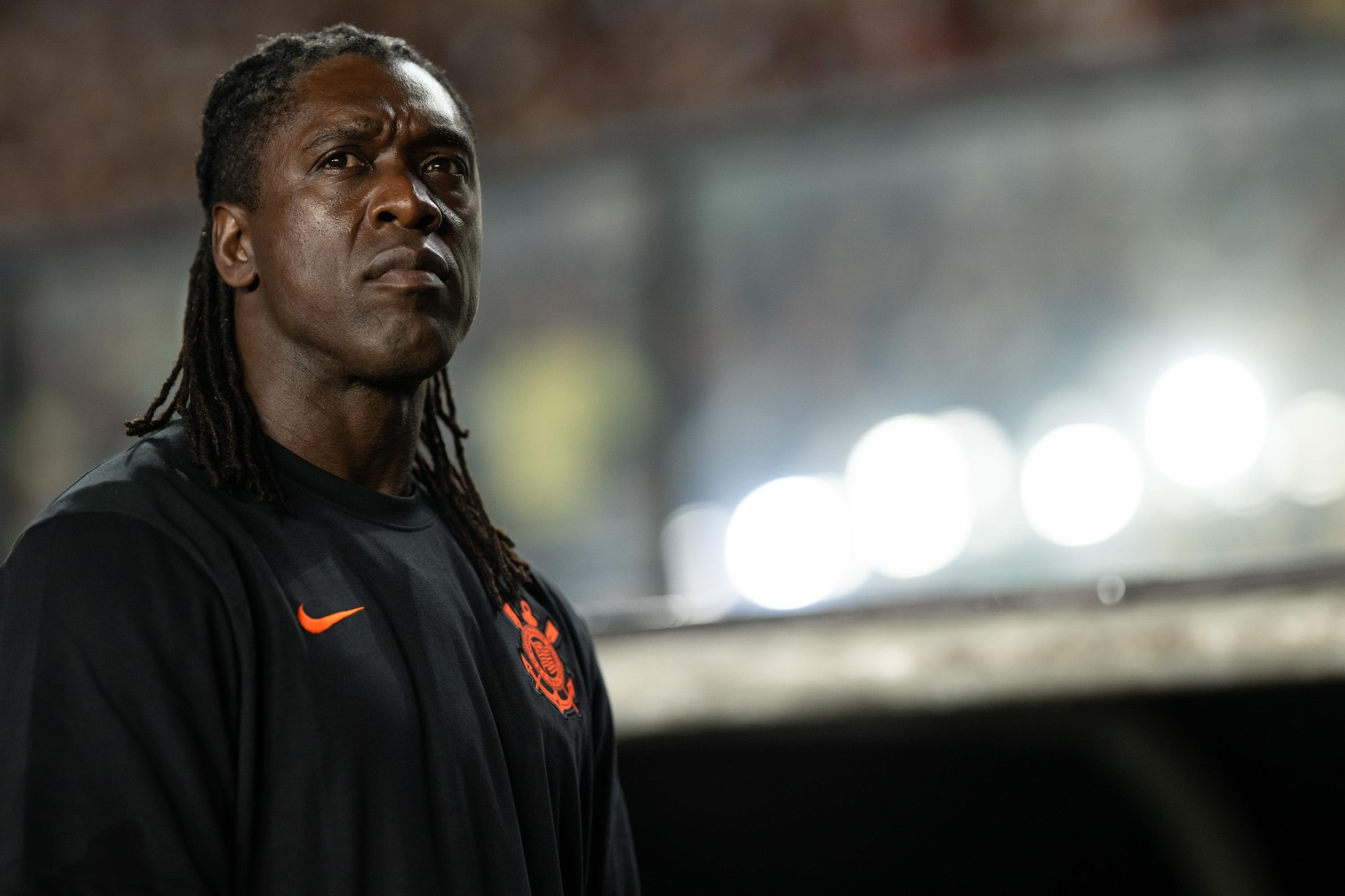 Clarence Seedorf vai para o segundo jogo &agrave; frente do time do Corinthians, o primeiro em casa