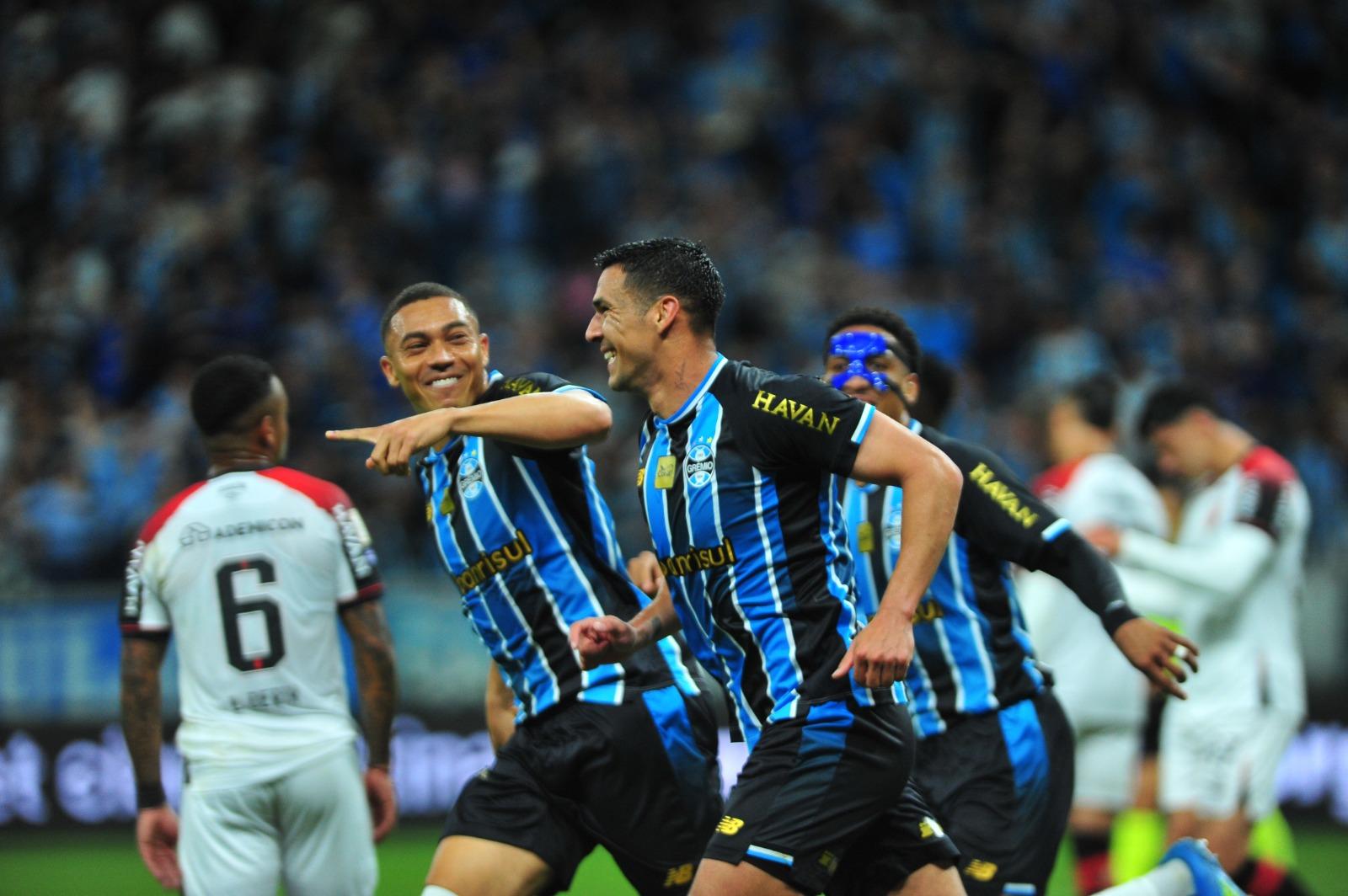 Balbuena marcou um dos gols da vit&oacute;ria sobre o Athletico-PR por 2 a 0