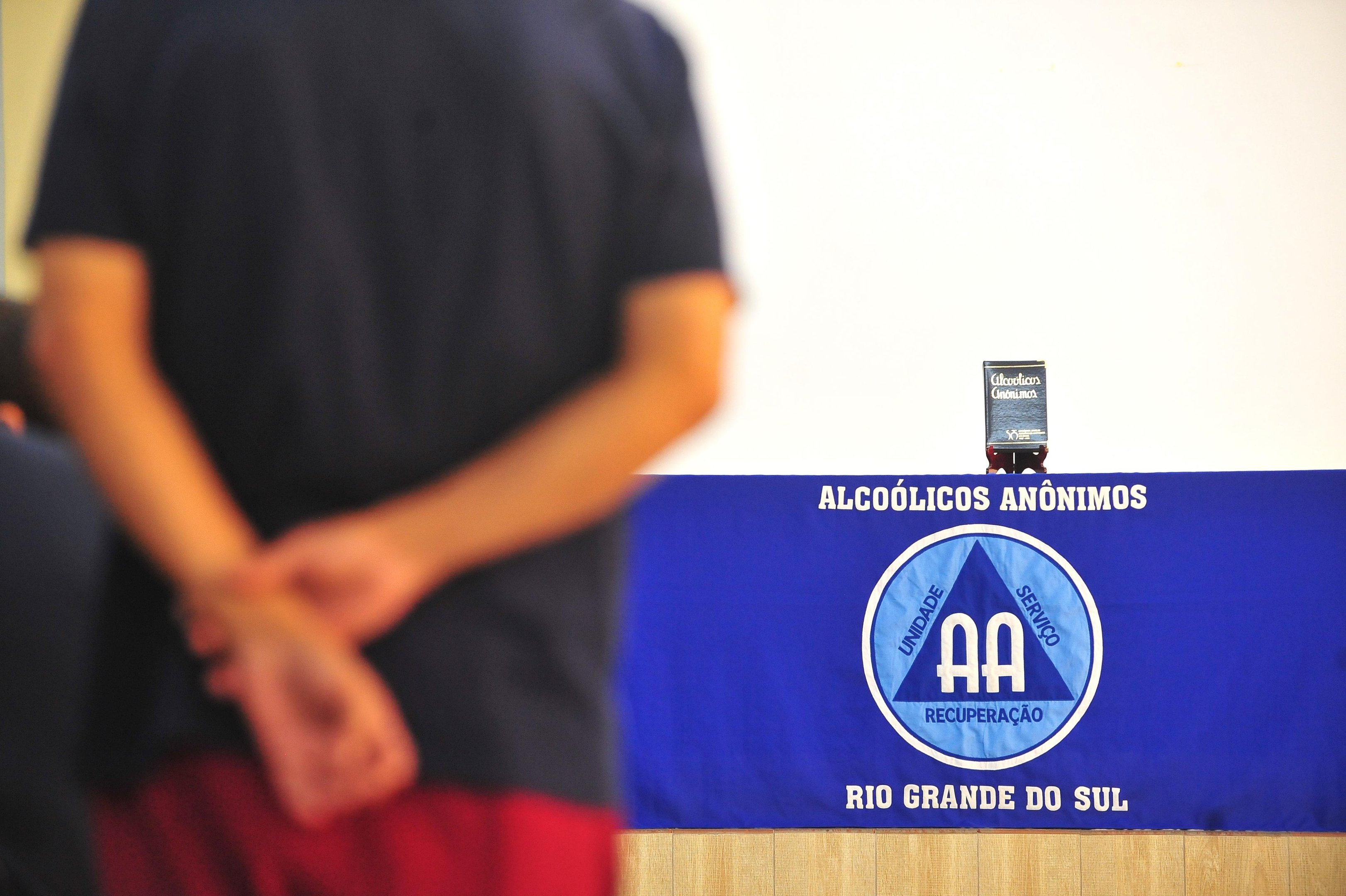 Encontro de Alcoólicos Anônimos reúne participantes de diferentes regiões em Porto Alegre