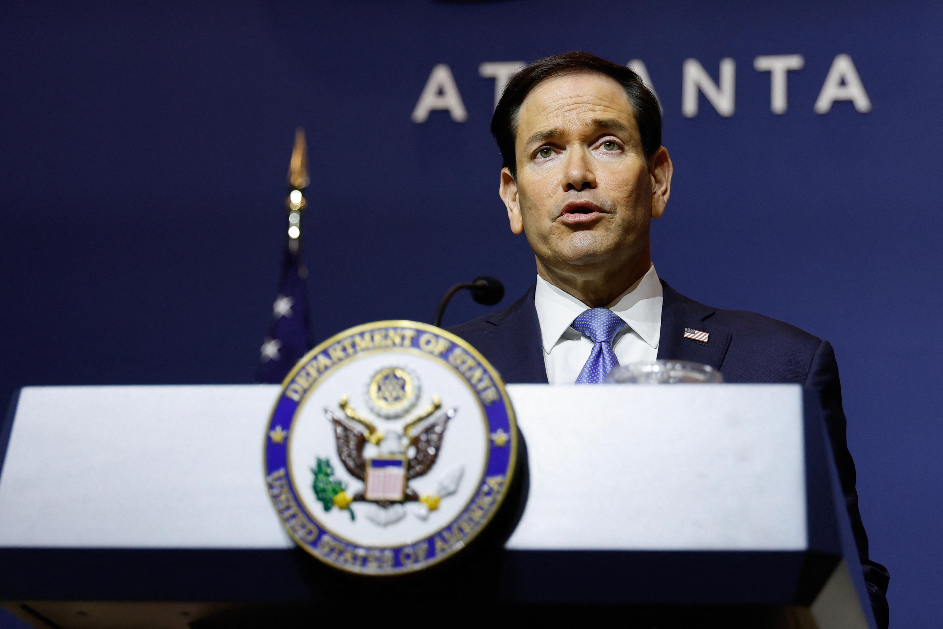 Marco Rubio afirma que EUA não teve envolvimento na saída de Flávio Bolsonaro do Brasil