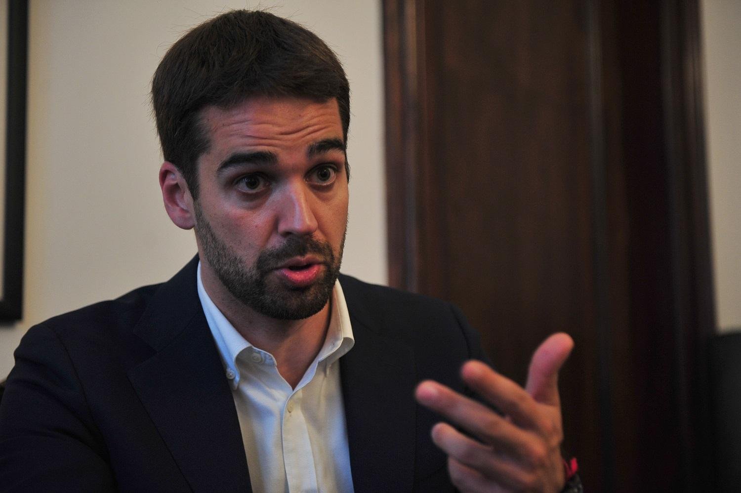 Filho de professores universit&aacute;rios, &eacute; o ca&ccedil;ula de tr&ecirc;s irm&atilde;os