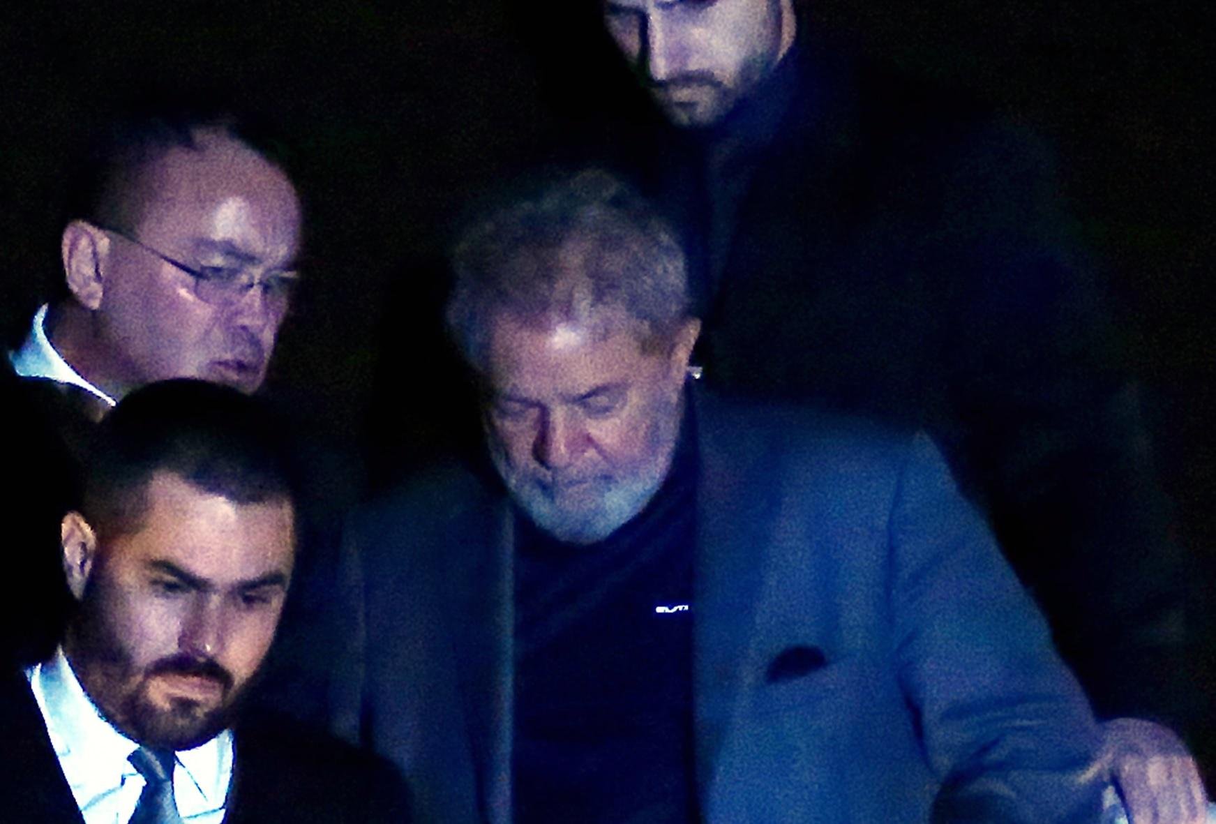 Presidente foi condenado a 12 anos e 11 meses de pris&atilde;o