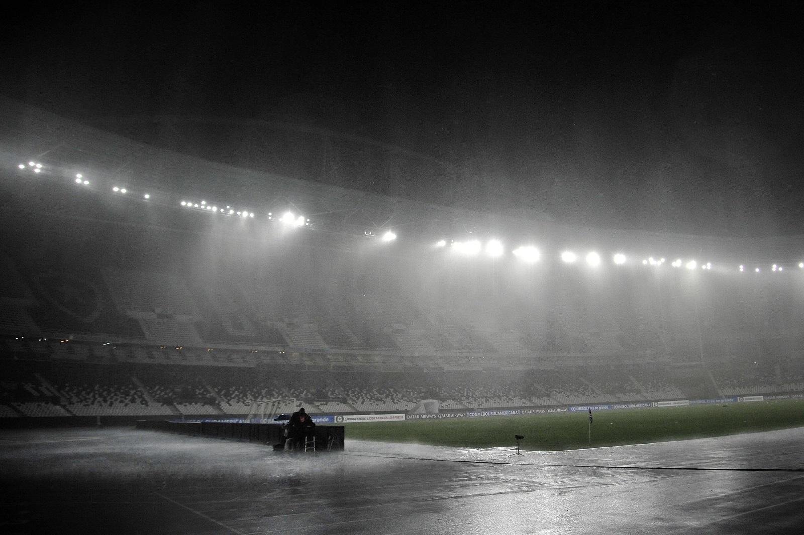 Chuva torrencial afetou o jogo do Botafogo pela Sul-Americana