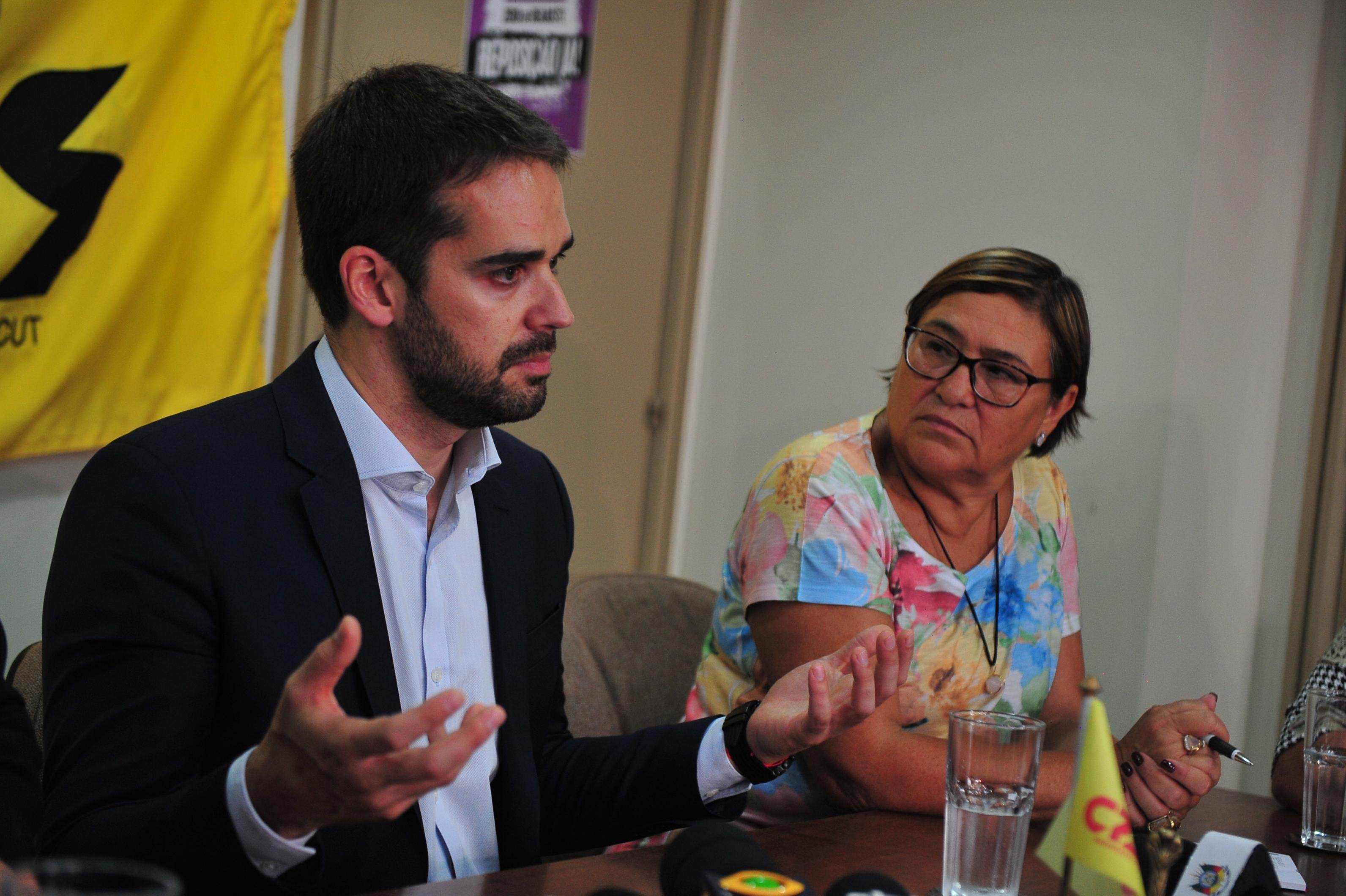 Eduardo Leite e Helenir Sch&uuml;rer conversaram sobre desejo do governo de ajudar servidores do Magist&eacute;rio